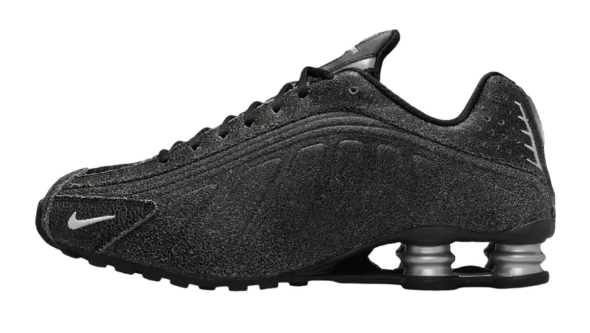 ナイキ ショックス R4 ディストレストレザー "ブラック/メタリックシルバー"