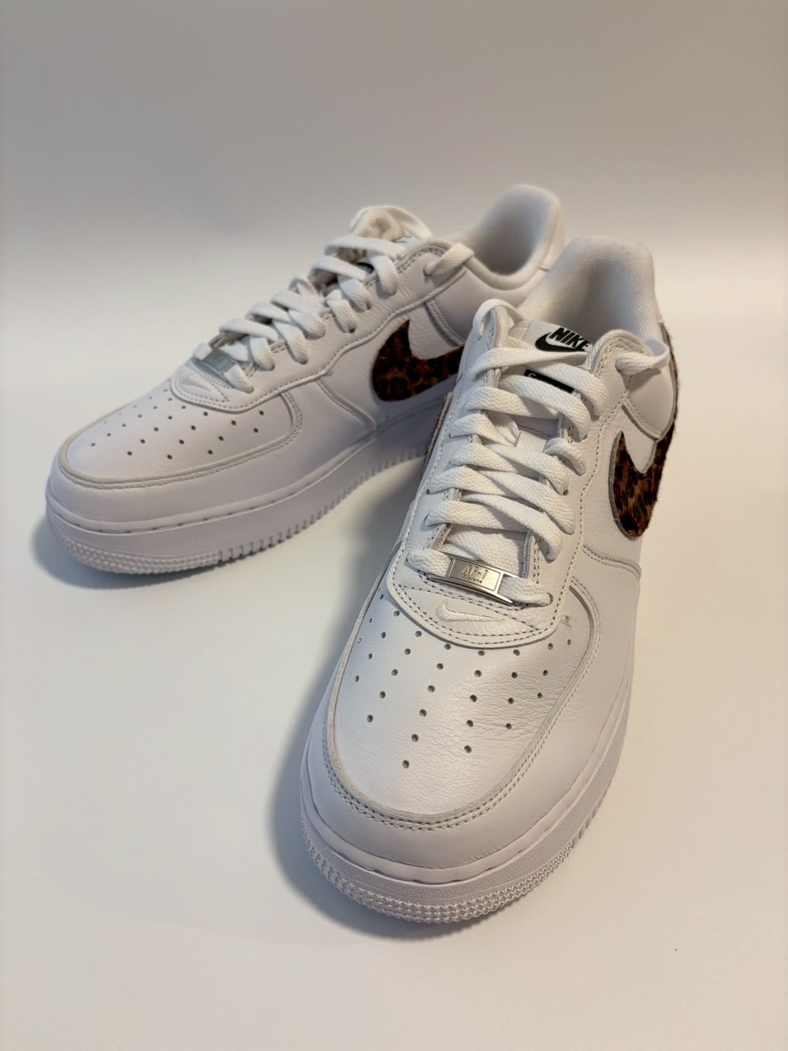 GOODENOUGH × Supreme × Nike Air Force 1 Low "White/Leopard" (25SS Week15)