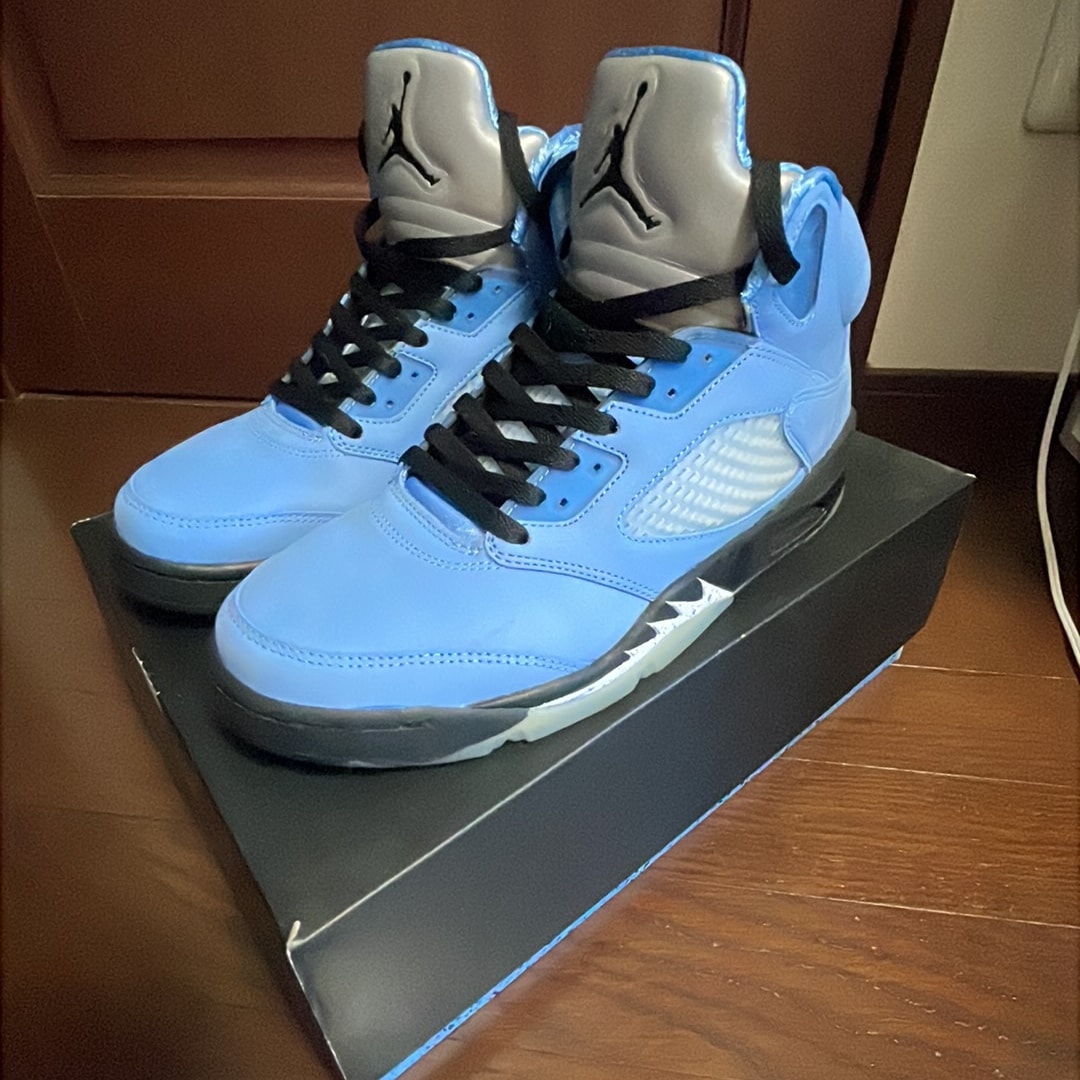 Nike Air Jordan 5 Retro SE "University Blue"