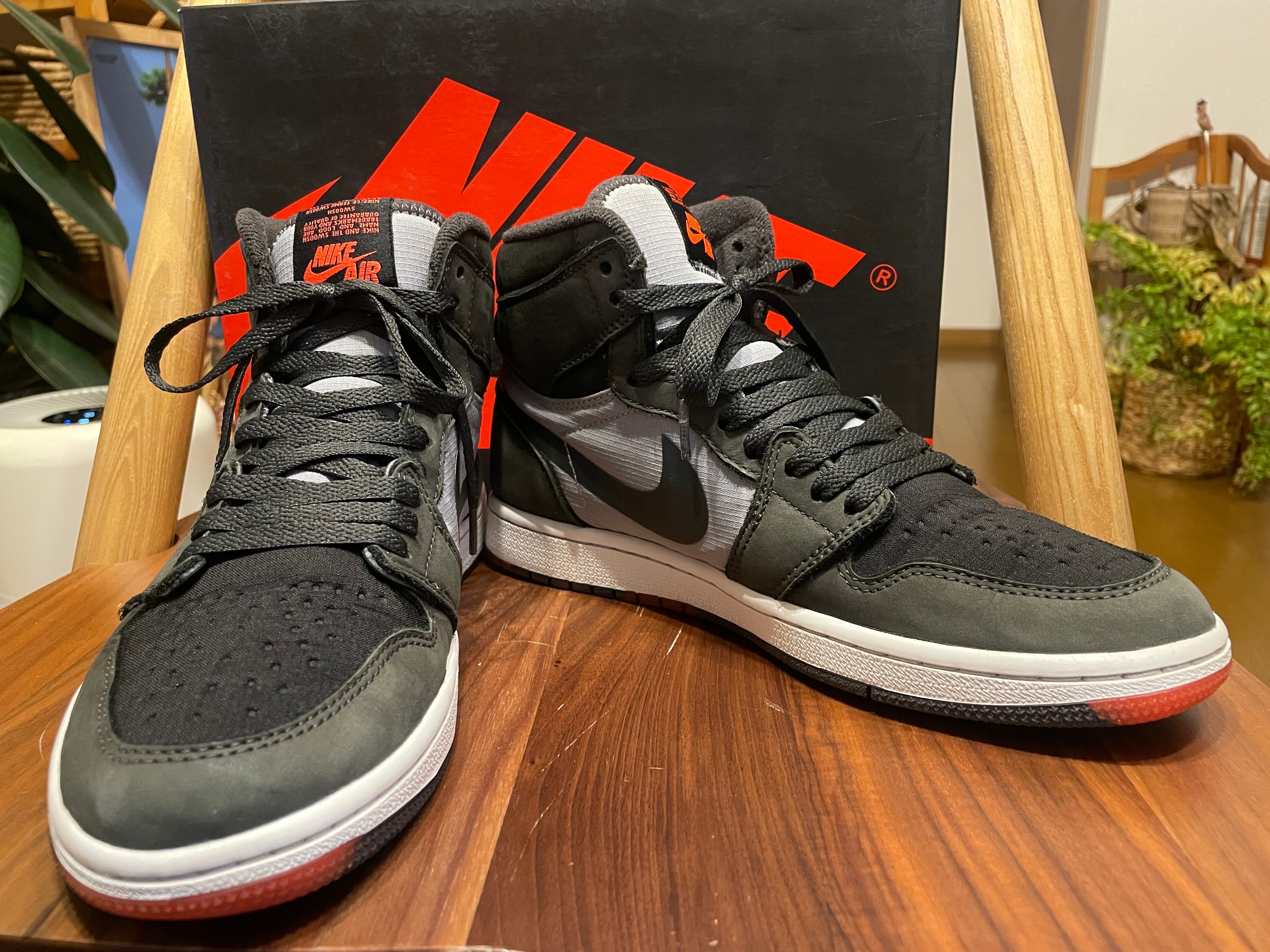 ナイキ エアジョーダン1 エレメント ゴアテックス "ブラックセメント"