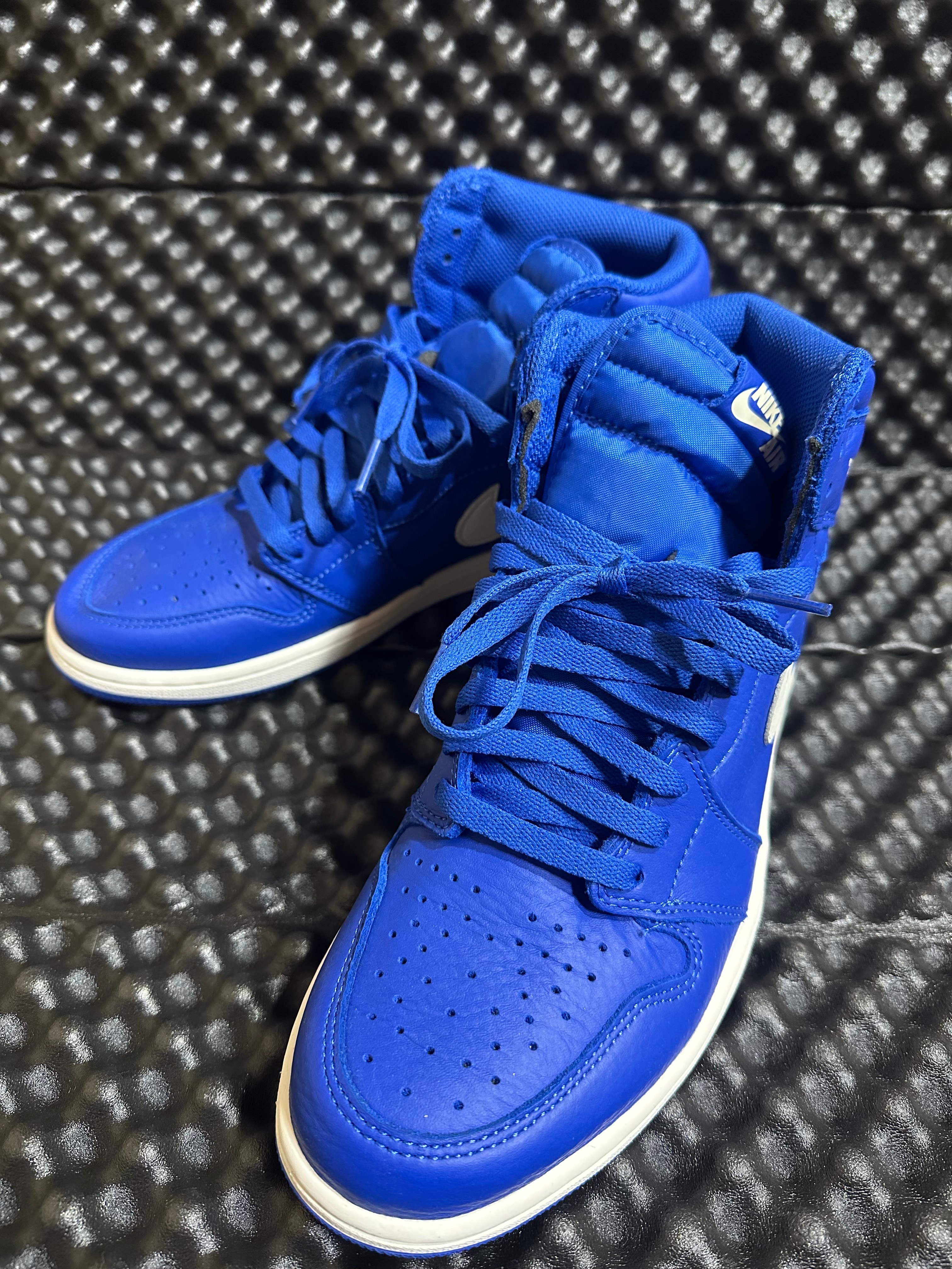 ナイキ エアジョーダン1 レトロ ハイ "ハイパーロイヤル"