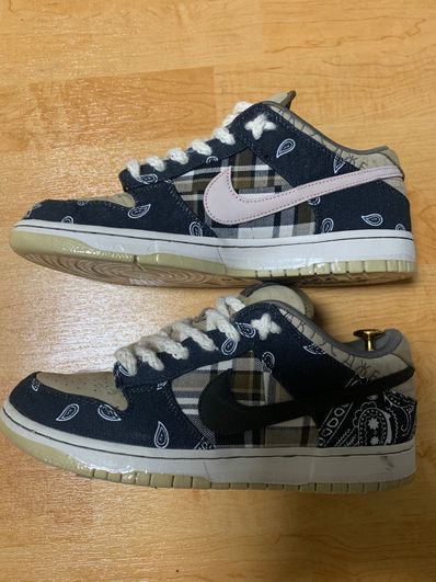 Travis Scott × Nike SB Dunk Low "Black/Parachute Beige"