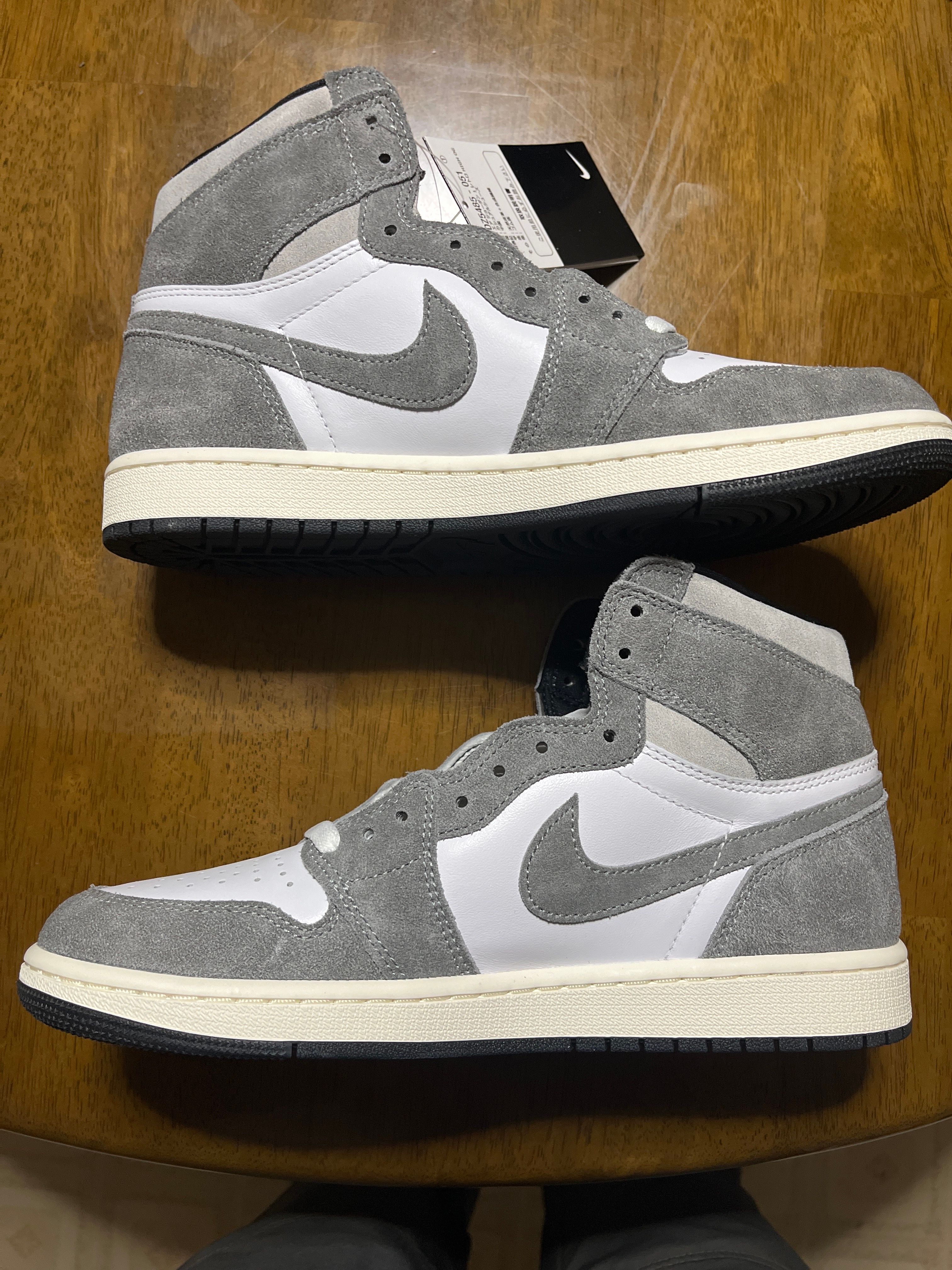 Nike Air Jordan 1 Retro High OG "Black and Smoke Grey"