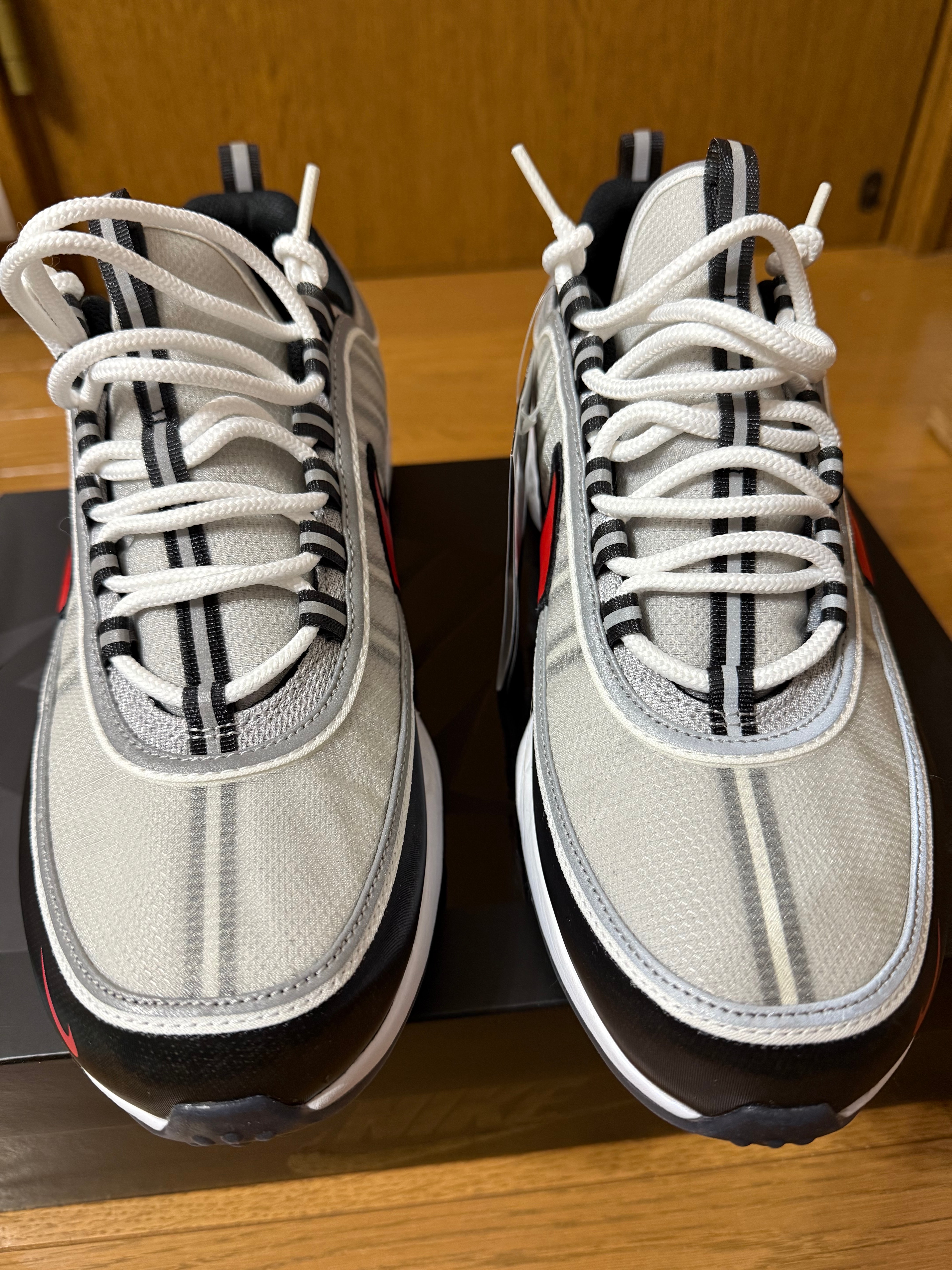 ナイキ エアズーム スピリドン "メタリックシルバー/スポーツレッド"