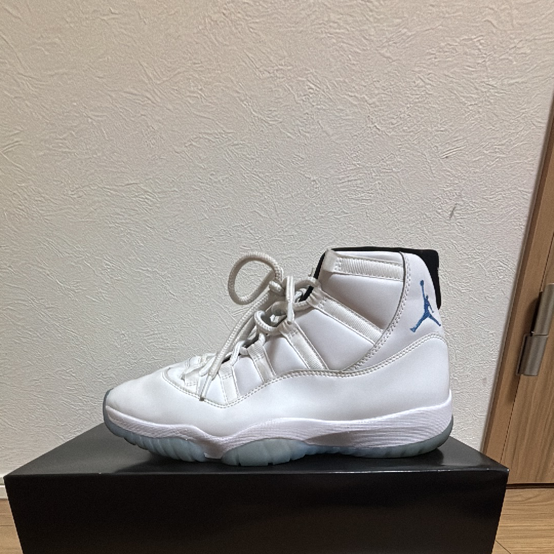Nike Air Jordan 11 Retro "White/Legend Blue"