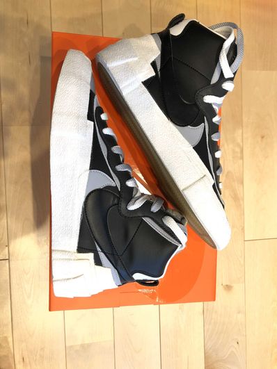 sacai × NIKE BLAZER MID "BLACK/WOLF GREY/WHITE"