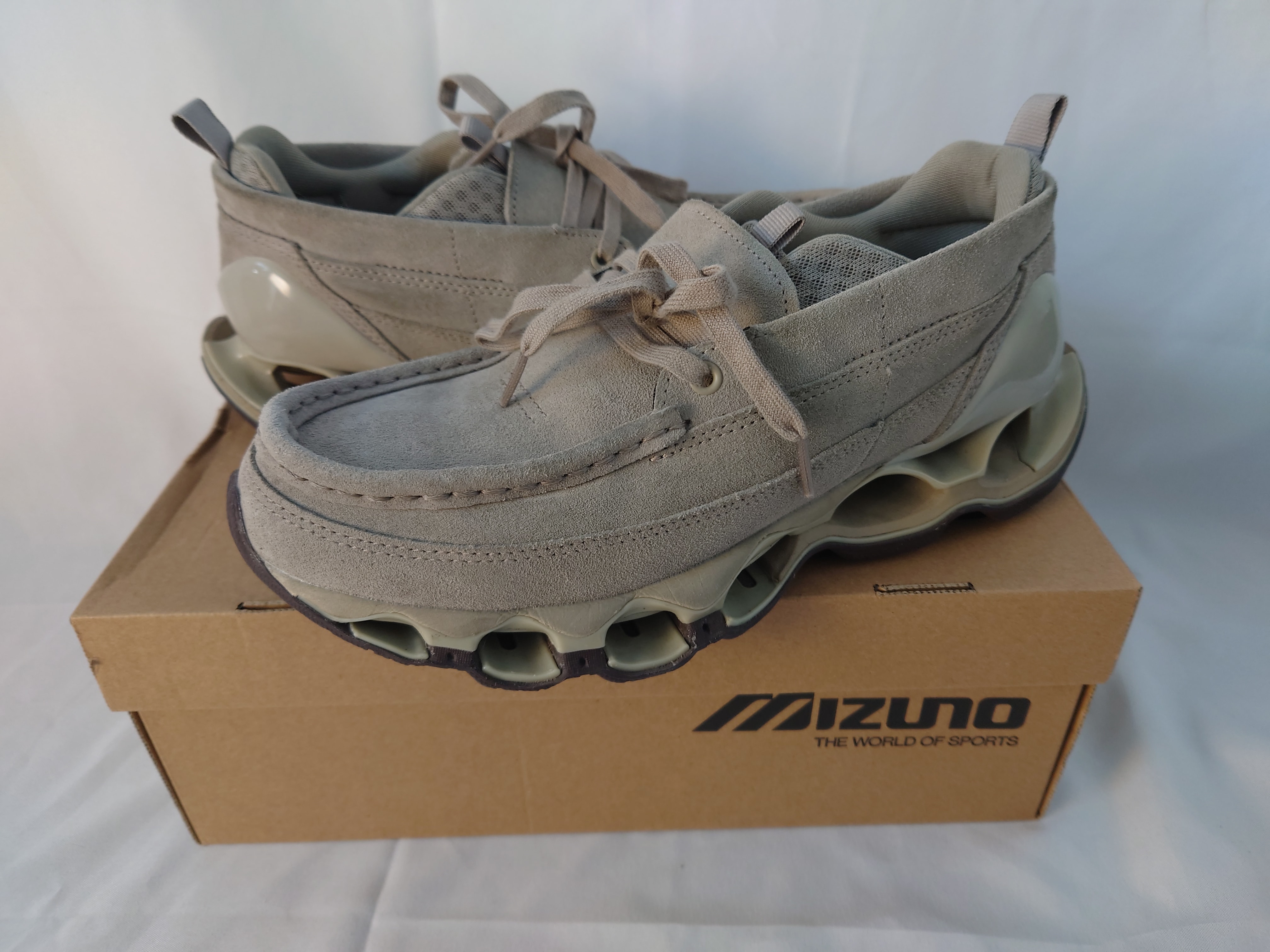 Mizuno Wave Prophecy Moc Suede "Taupe"