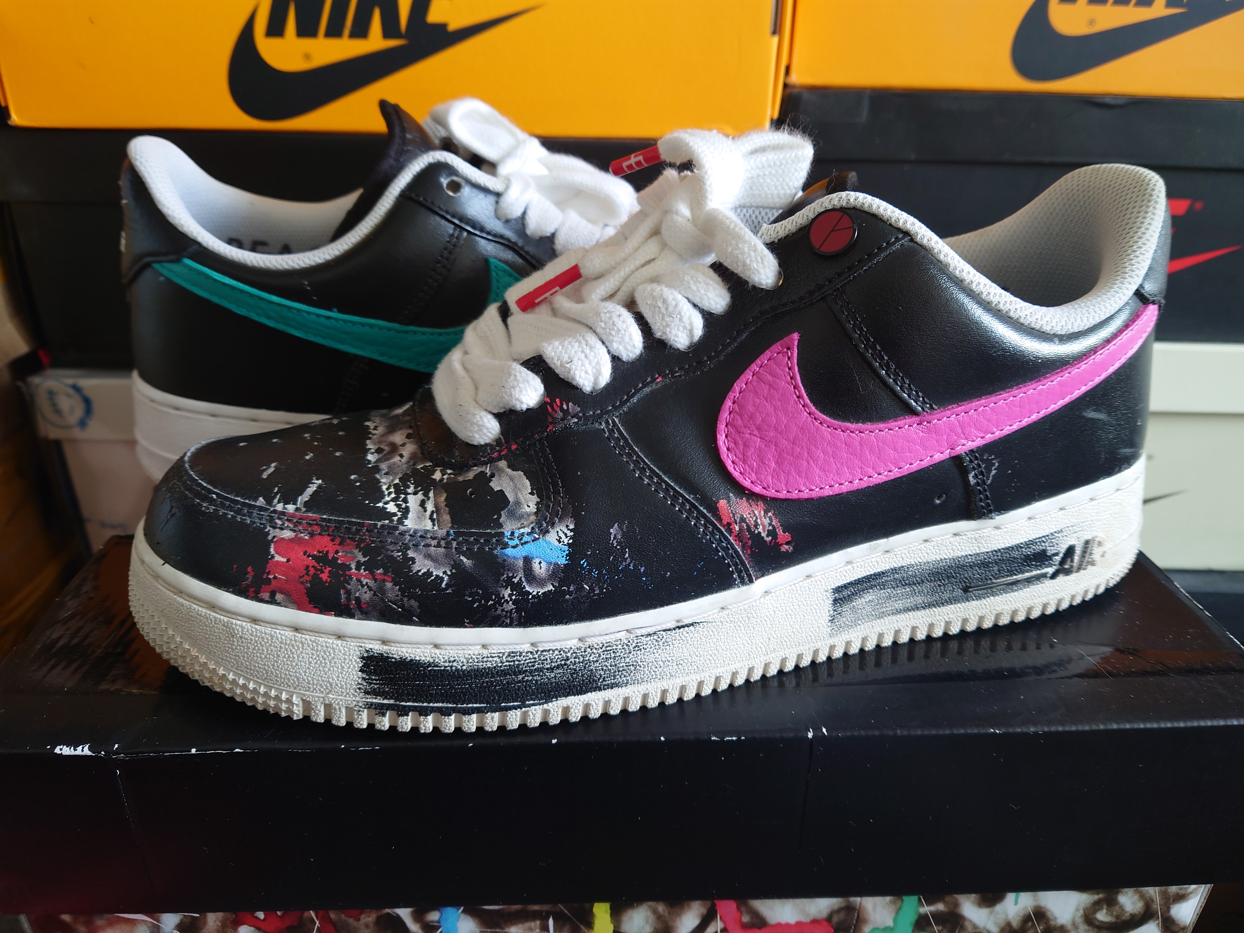 PEACEMINUSONE × Nike Air Force 1 Low '07 Para-Noise 3.0 "Black and Multi-Color" / G-DRAGON