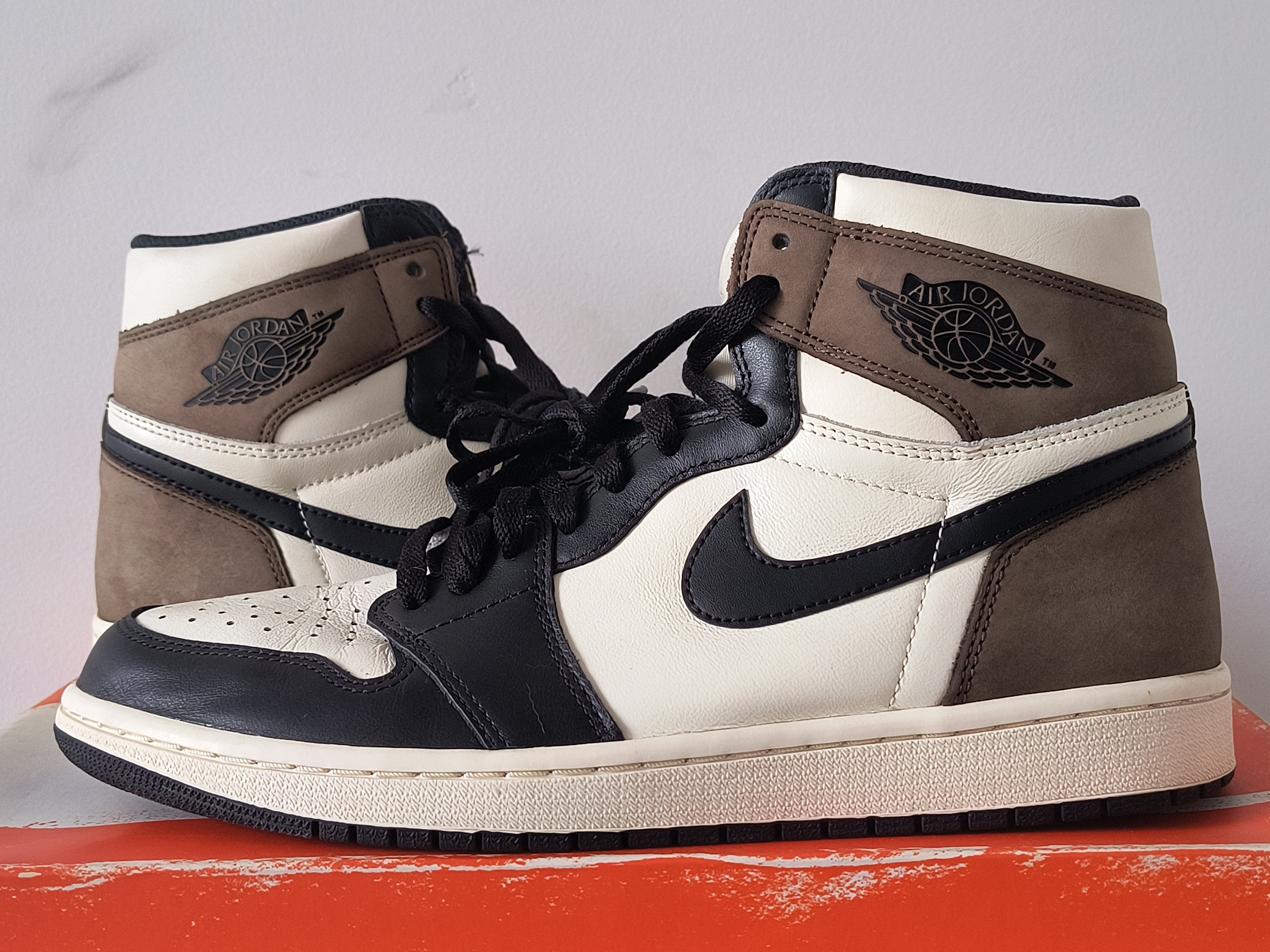 Nike Air Jordan 1 High OG "Sail/Dark Mocha/Black"