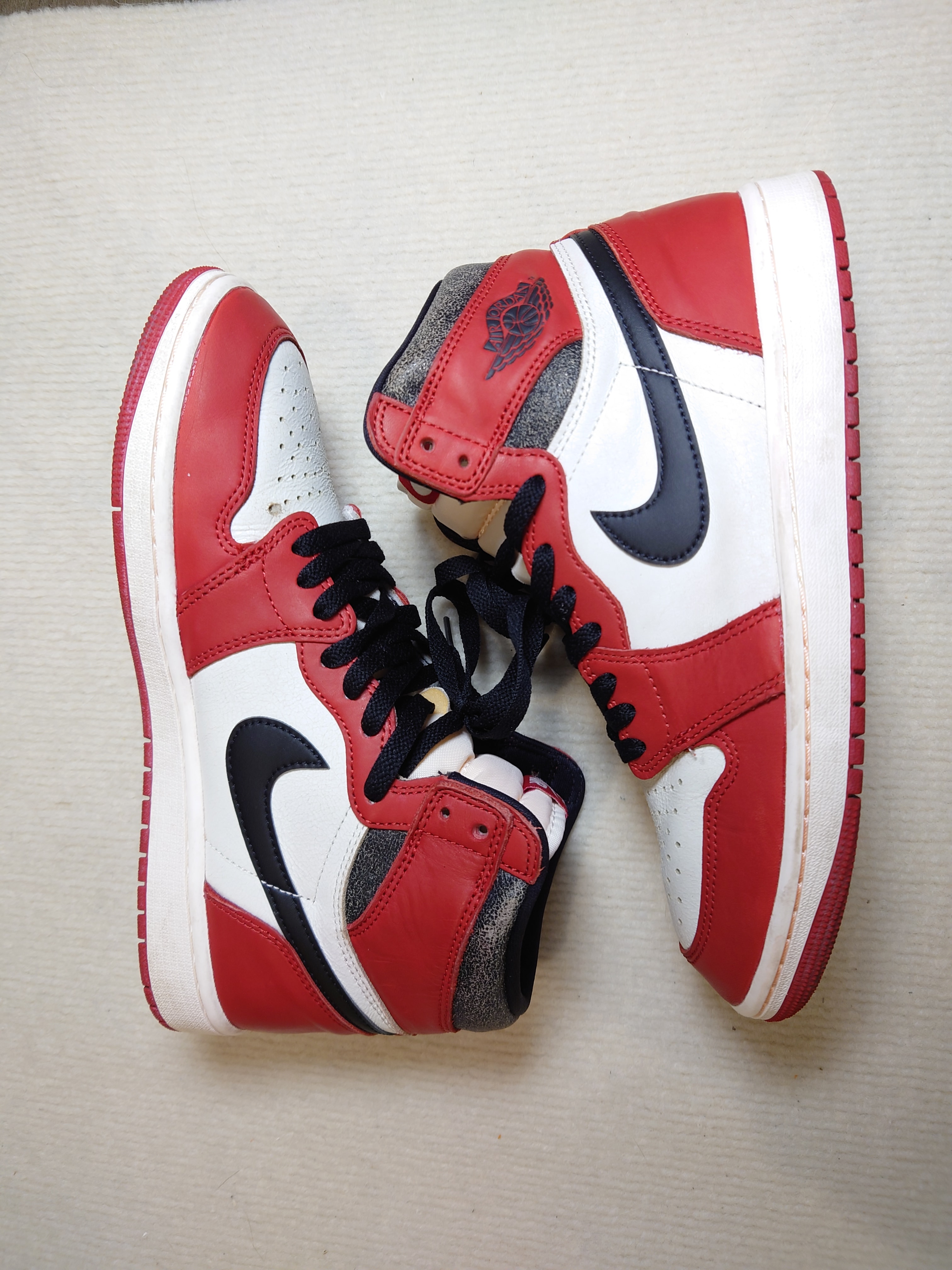Nike Air Jordan 1 High OG "Lost & Found/Chicago"
