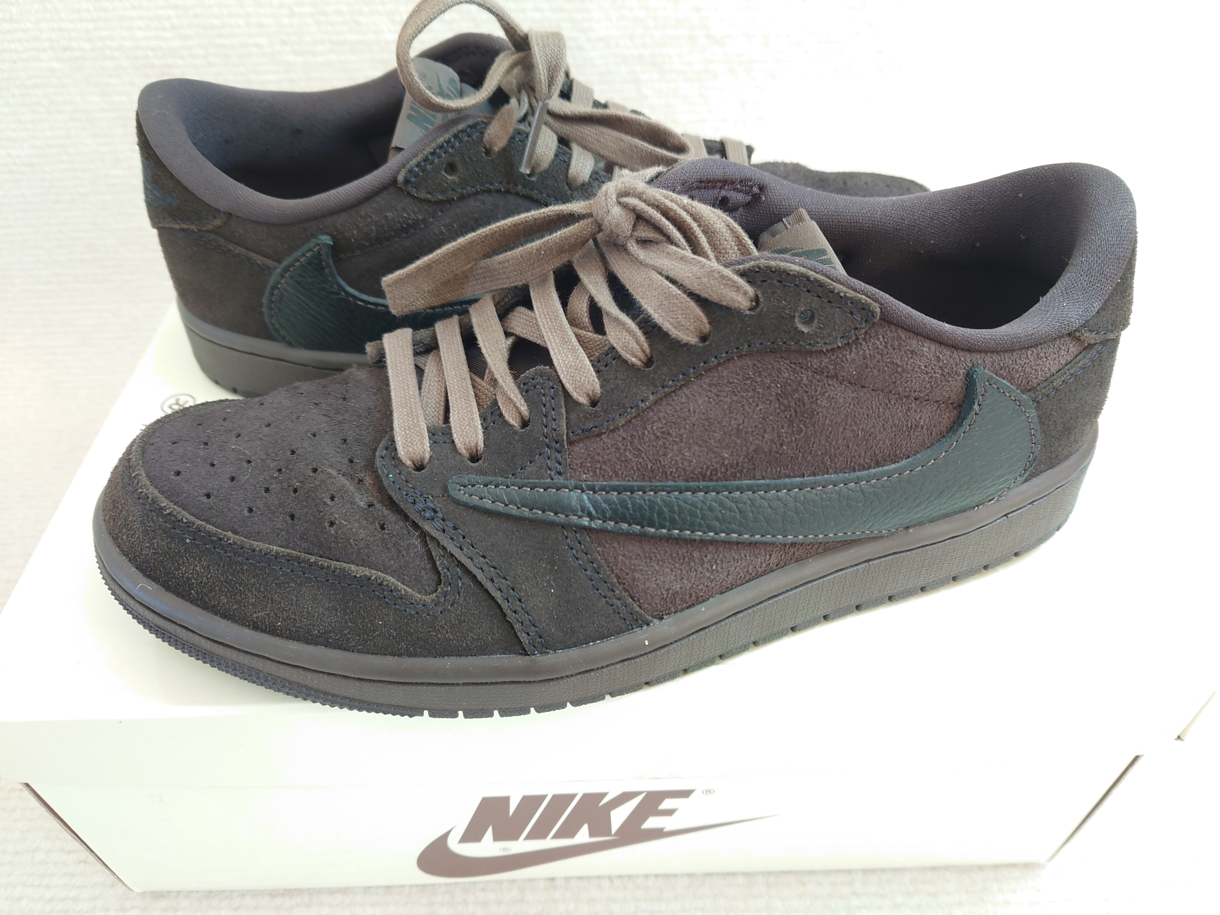 Travis Scott × Nike Air Jordan 1 Low OG SP "Velvet Brown and Dark Mocha"
