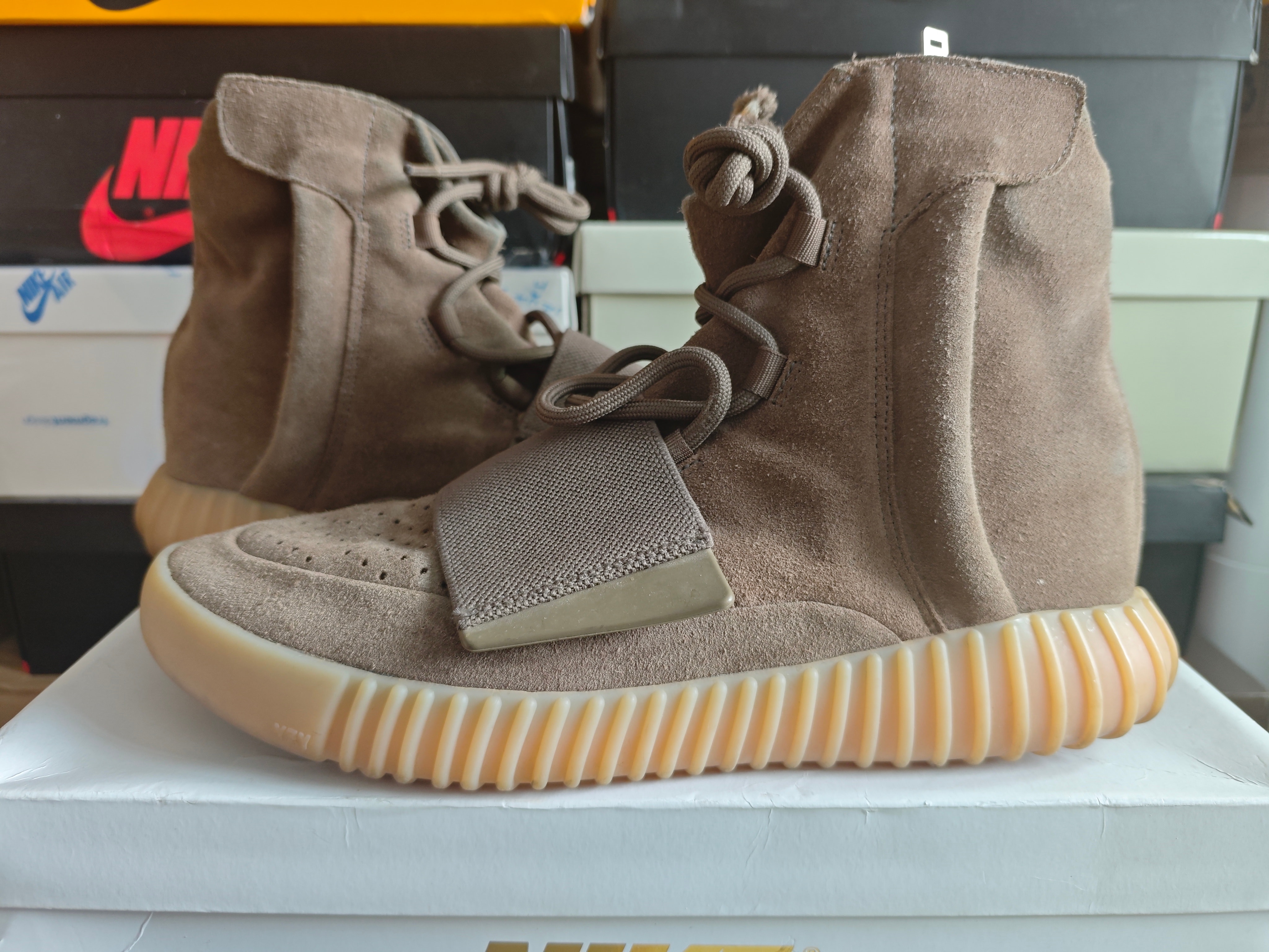 adidas YEEZY Boost 750 "Light Brown Gum (Chocolate)"