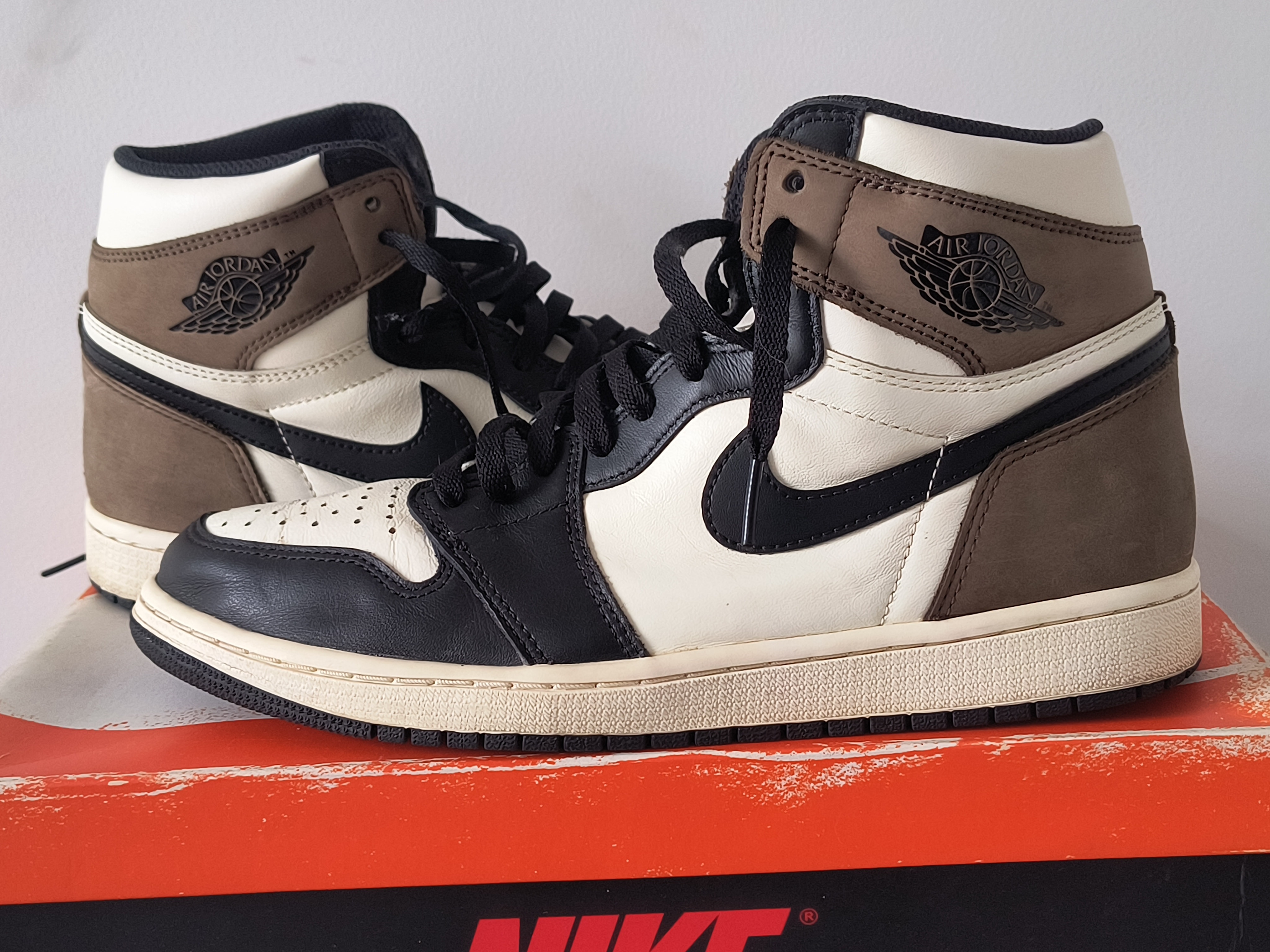 Nike Air Jordan 1 High OG "Sail/Dark Mocha/Black"