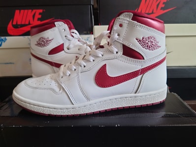 Nike Air Jordan 1 High '85 "Metallic Burgundy"