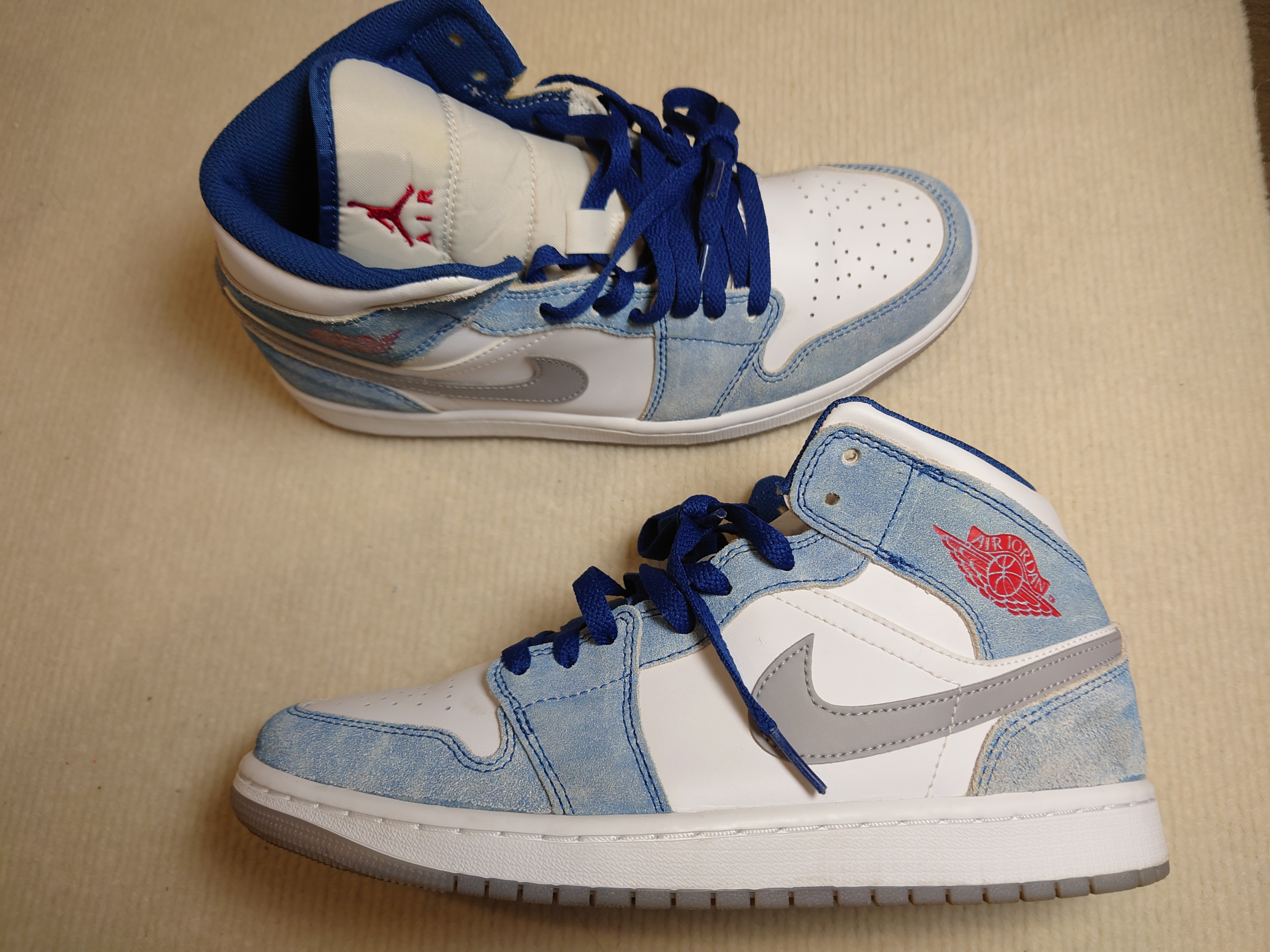 Nike Air Jordan 1 Mid SE "White/Hyper Royal/Red"