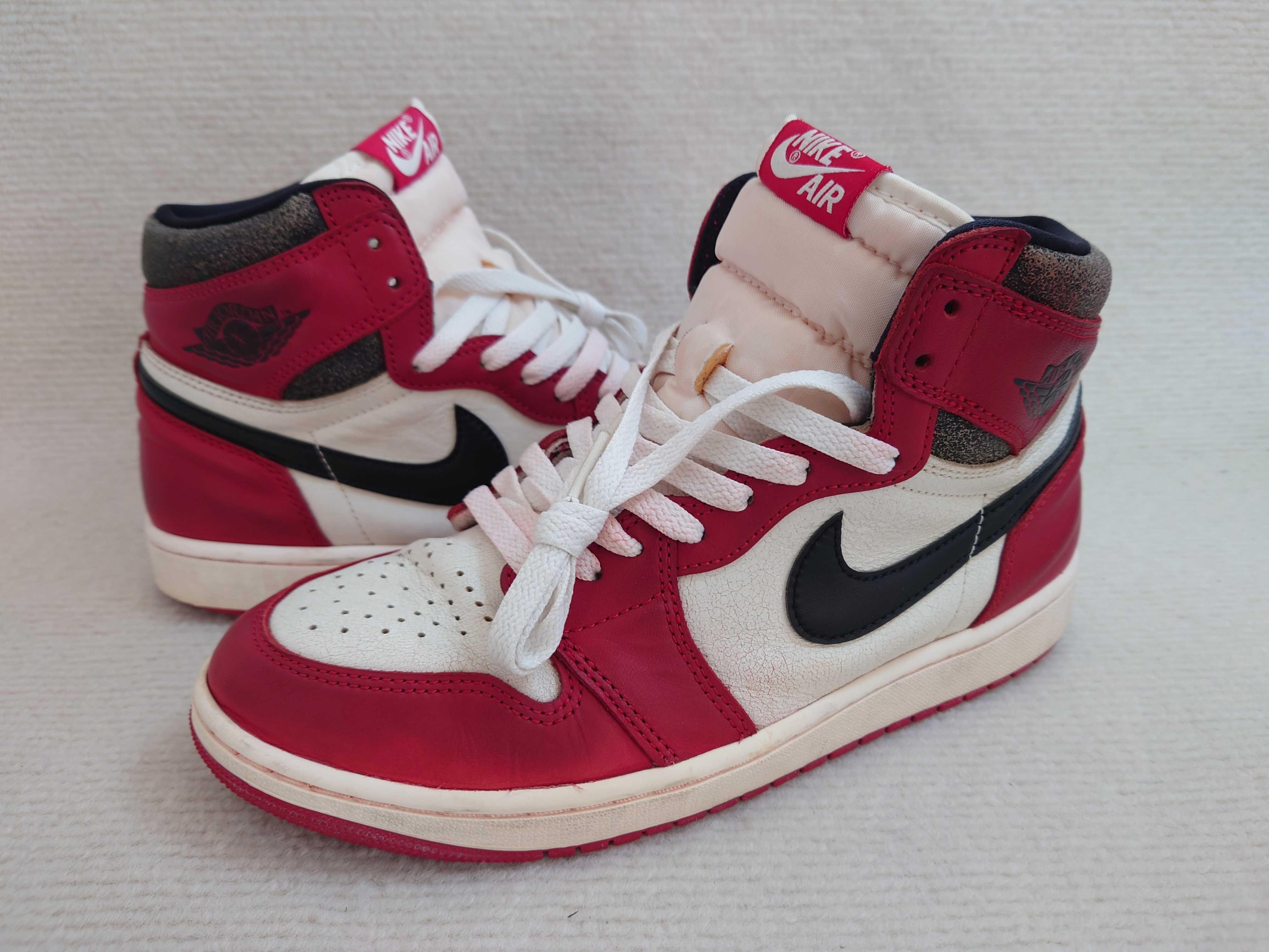 Nike Air Jordan 1 High OG "Lost & Found/Chicago"