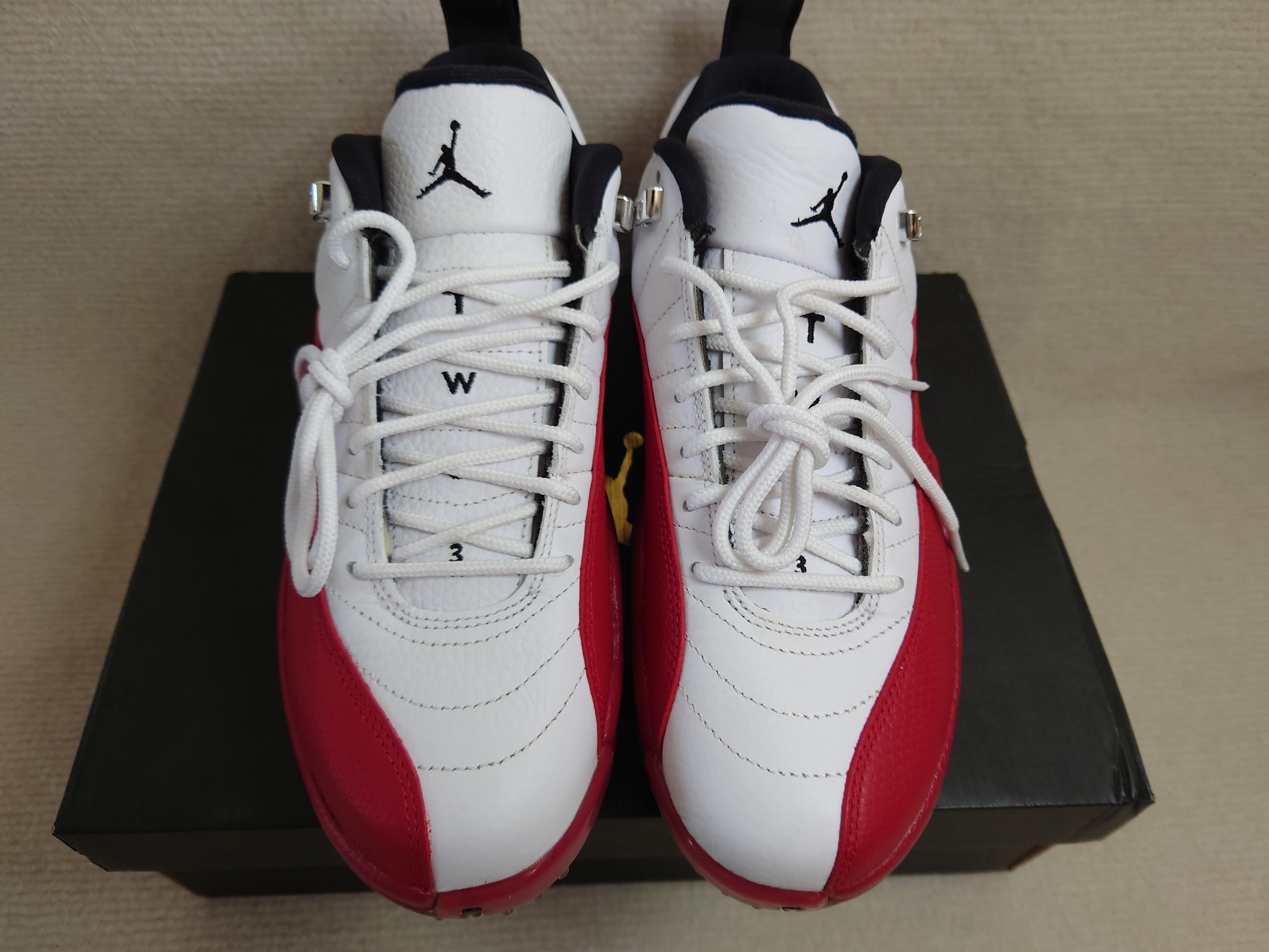 ナイキ エアジョーダン12 ロー ゴルフ "バーシティレッド"