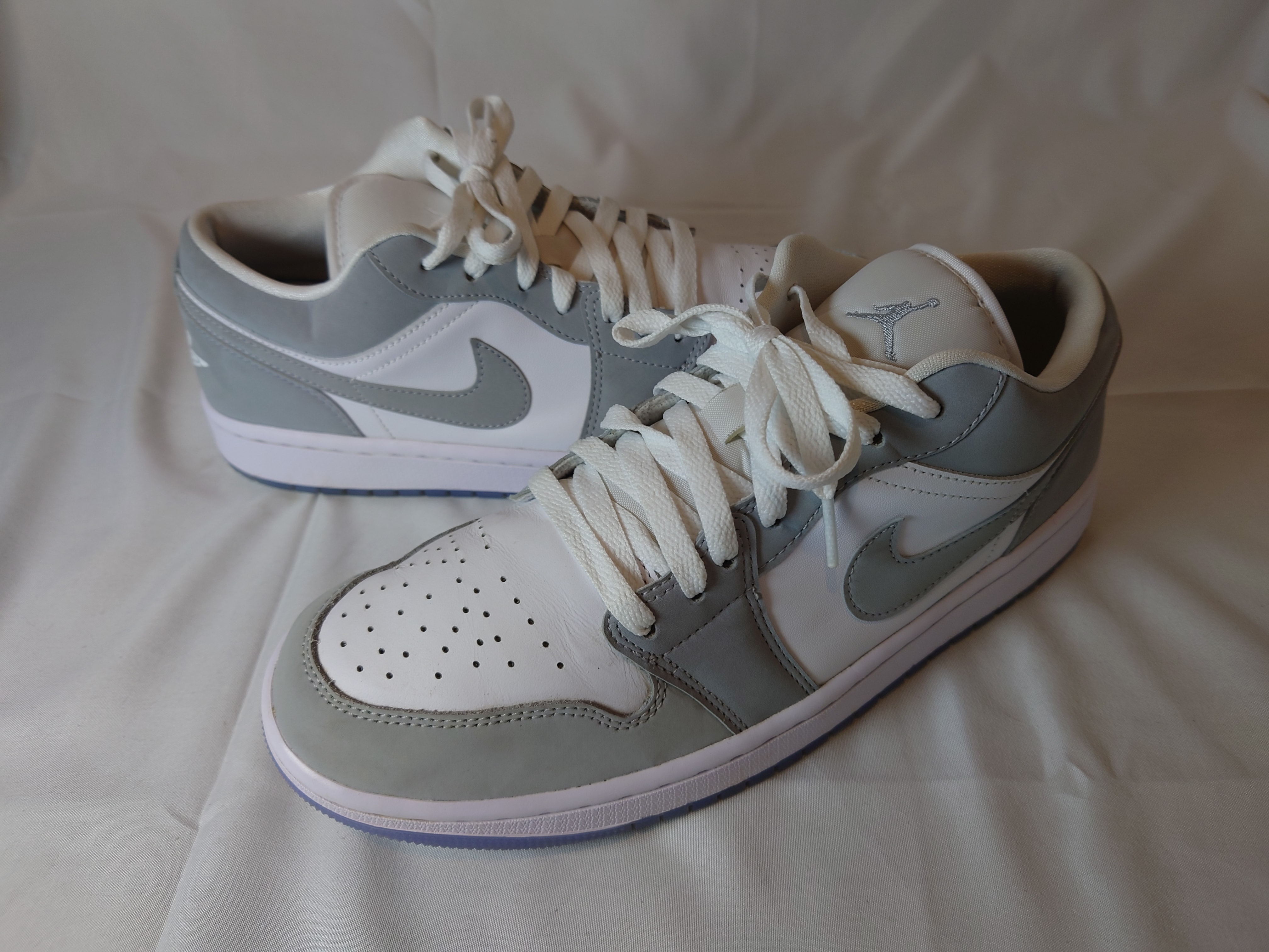 ナイキ ウィメンズ エアジョーダン1 ロー "ウルフグレー"