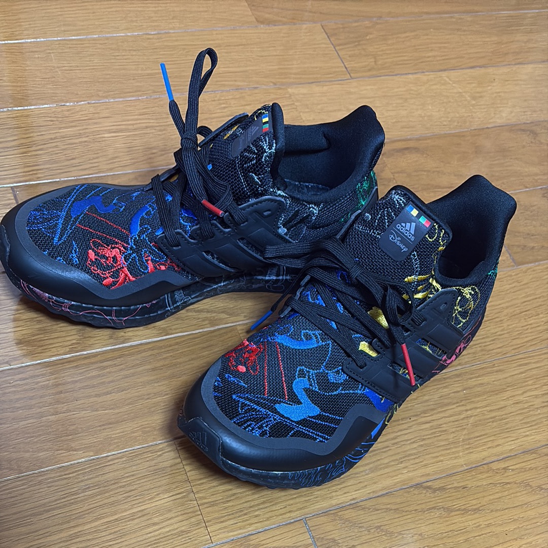 ディズニー × アディダス ウルトラブースト "グーフィー"