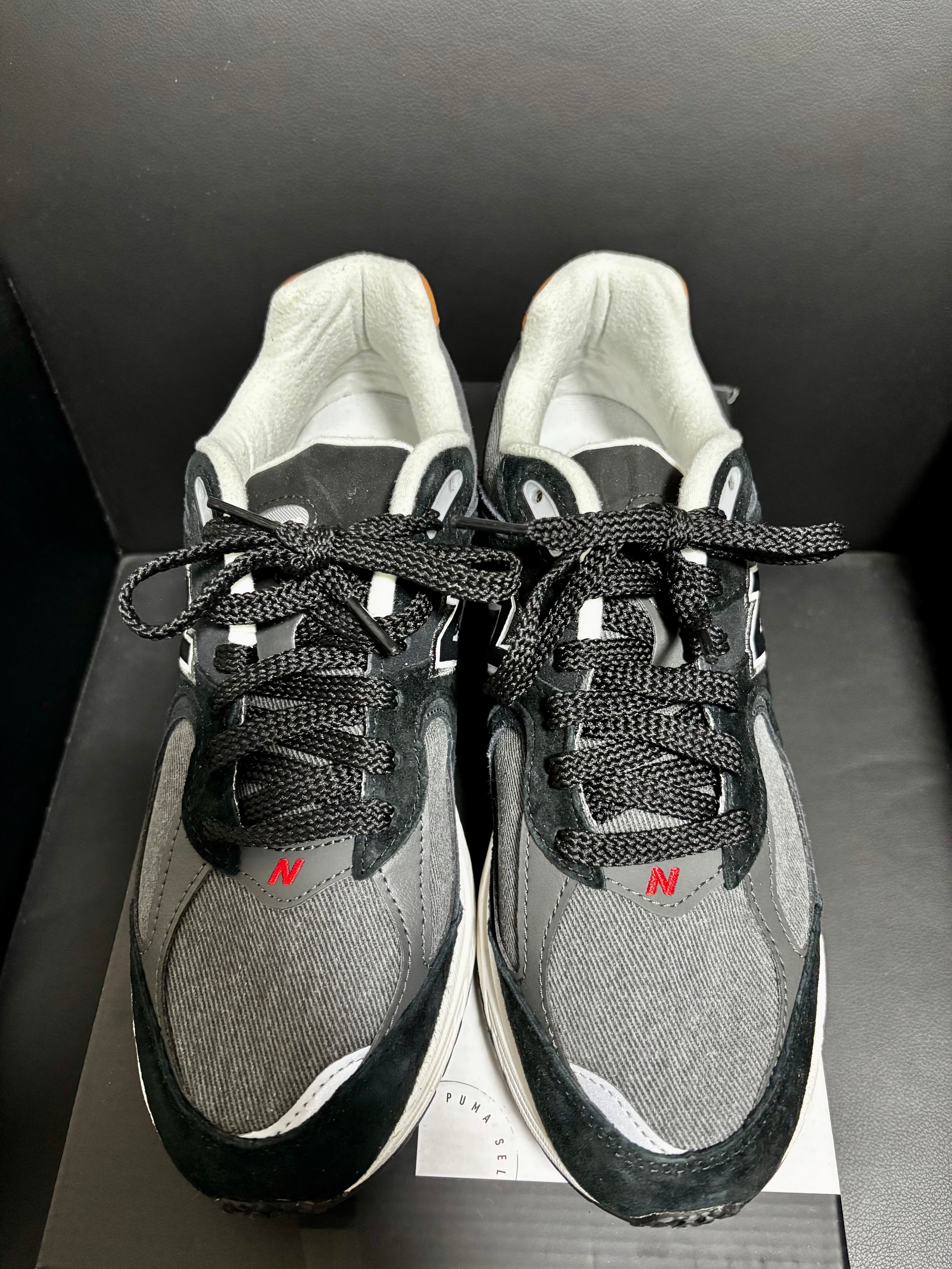 ニューバランス 2002R "ブラック デニム"