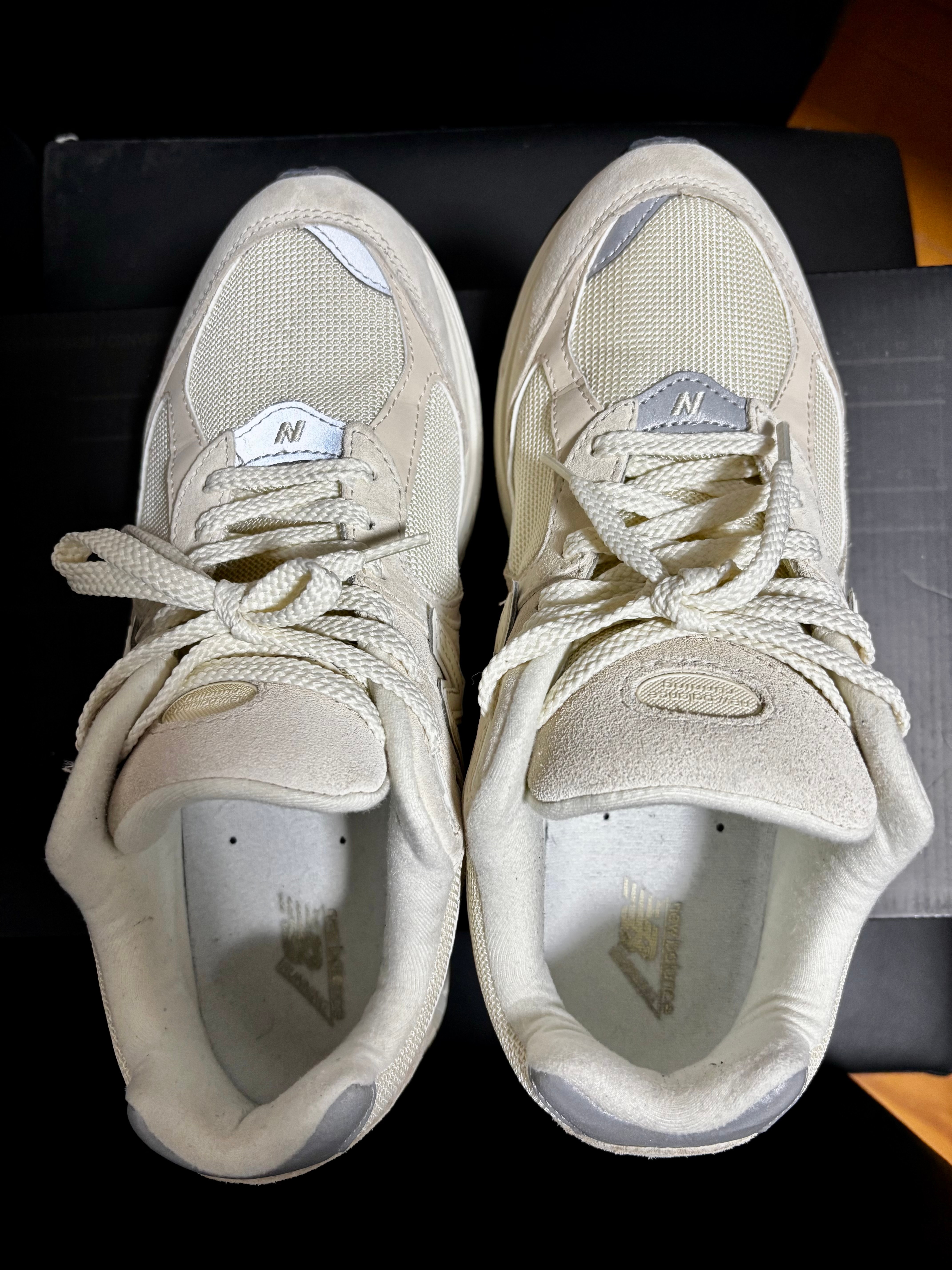 ニューバランス 2002R "オフ ホワイト"