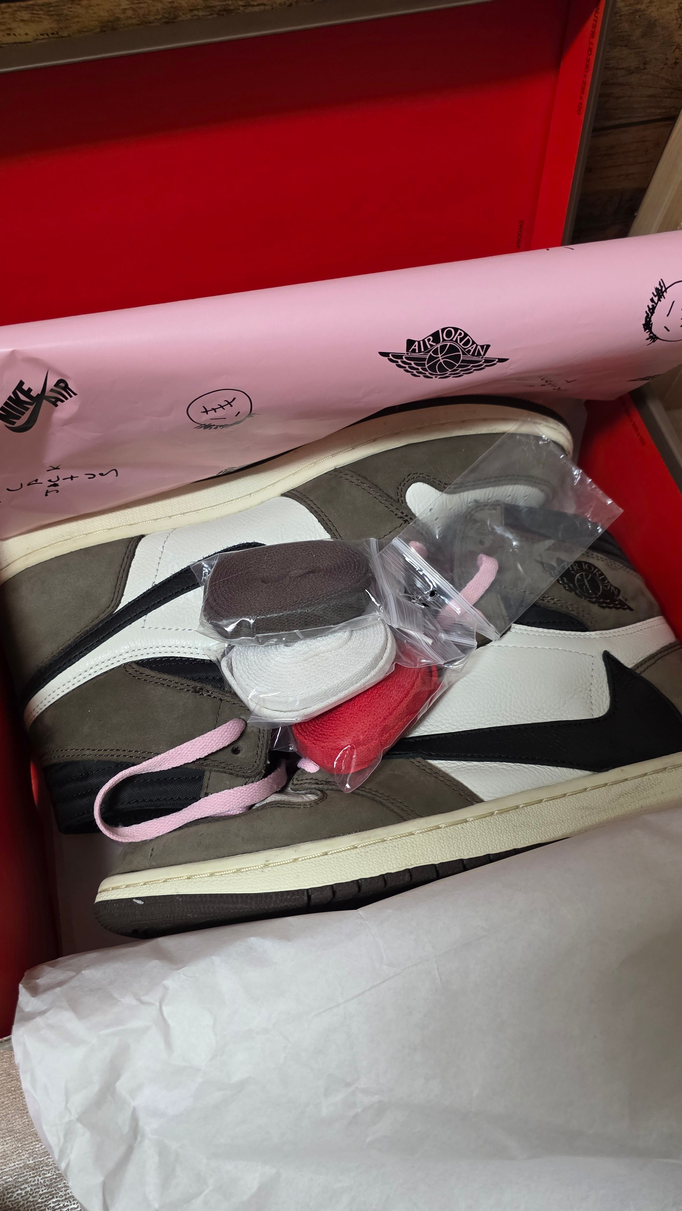 Travis Scott × Nike Air Jordan 1 Retro High OG TS SP "Sail/Dark Mocha"