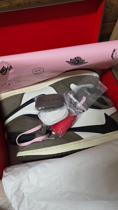 Travis Scott × Nike Air Jordan 1 Retro High OG TS SP "Sail/Dark Mocha"