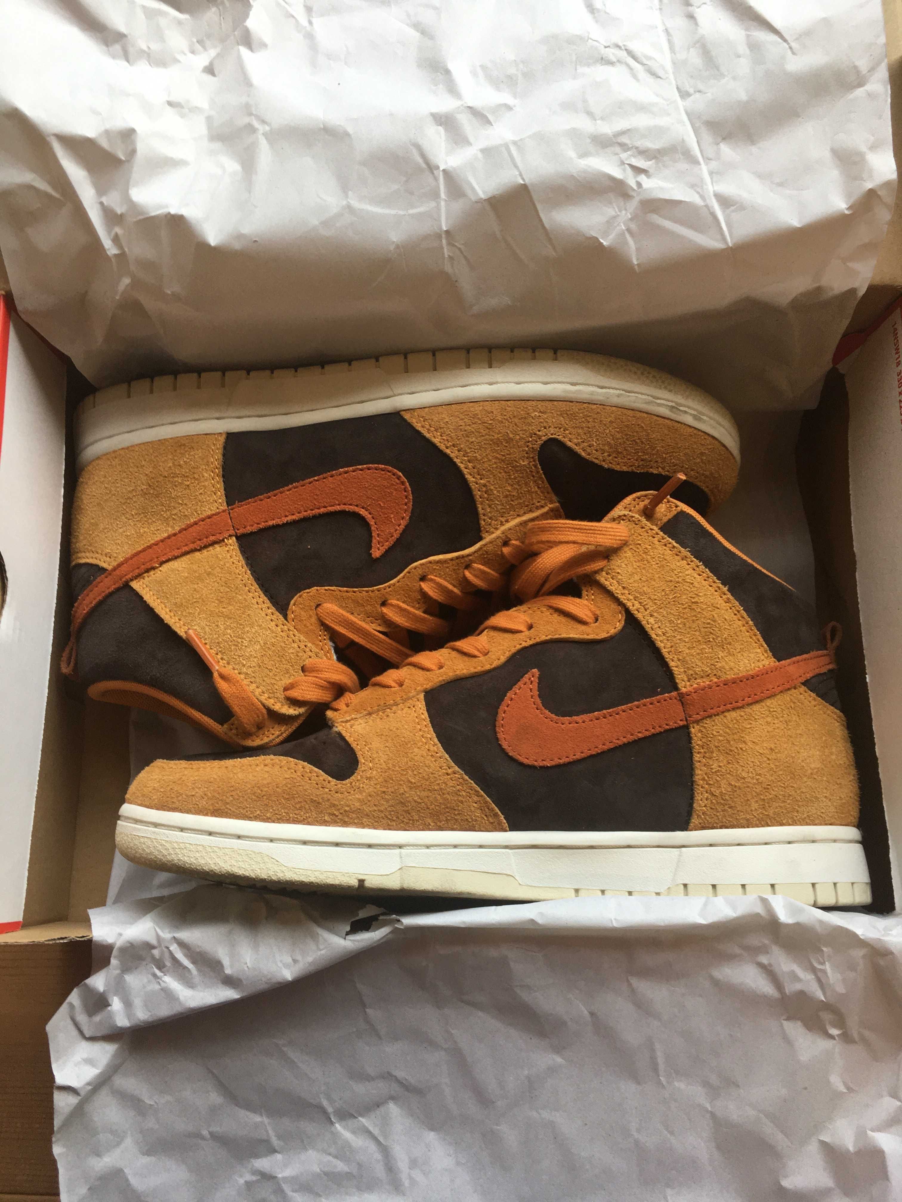 NIKE DUNK HIGH PRM "DARK CURRY"