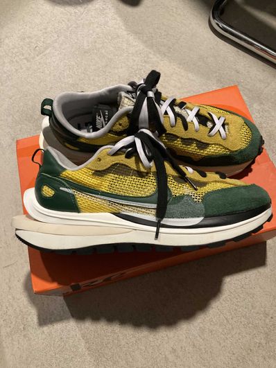 sacai × Nike Vapor Waffle "Tour Yellow/Stadium Green-Sail"