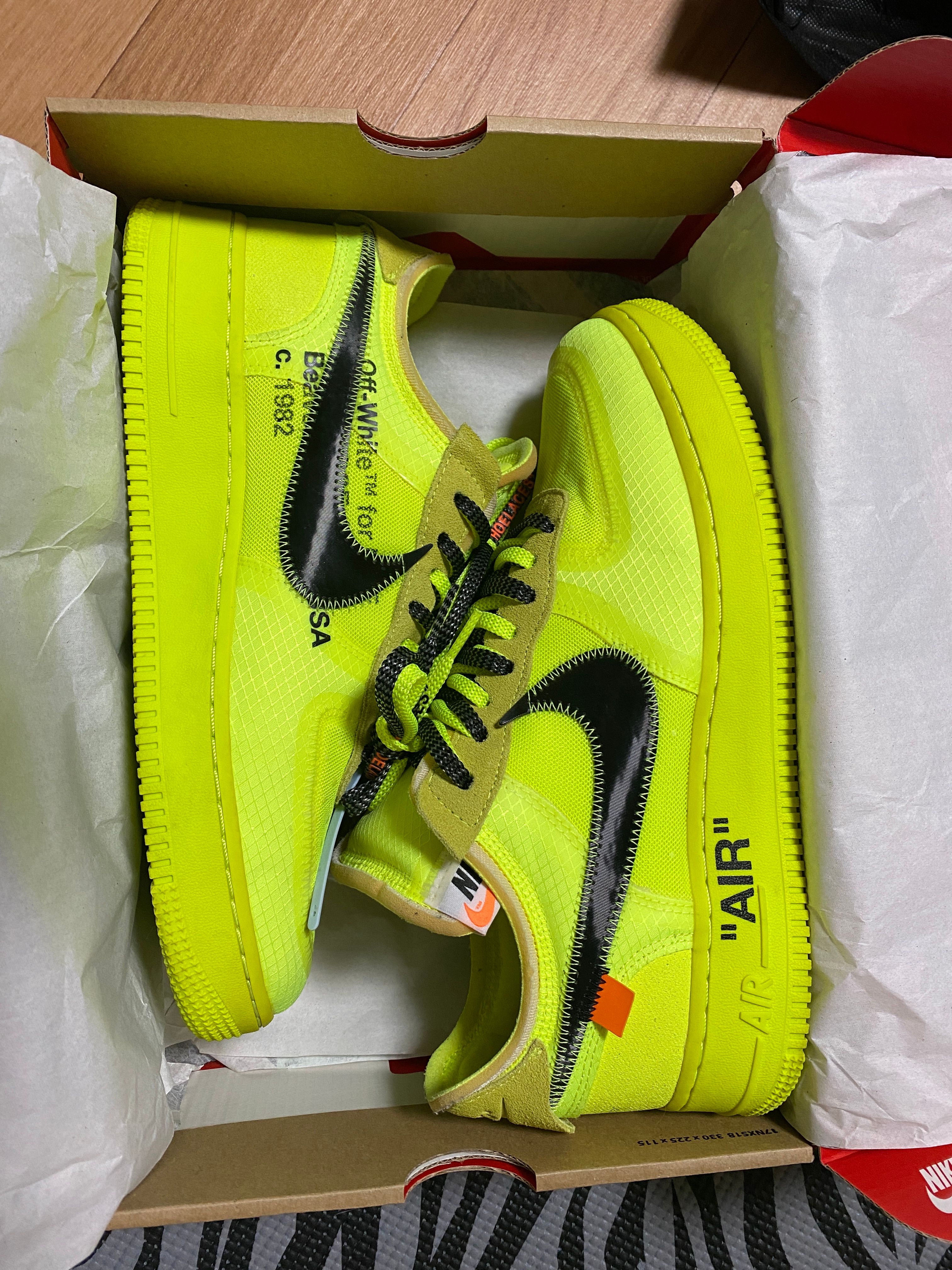 Off-White × Nike Air Force 1 Low "Volt"