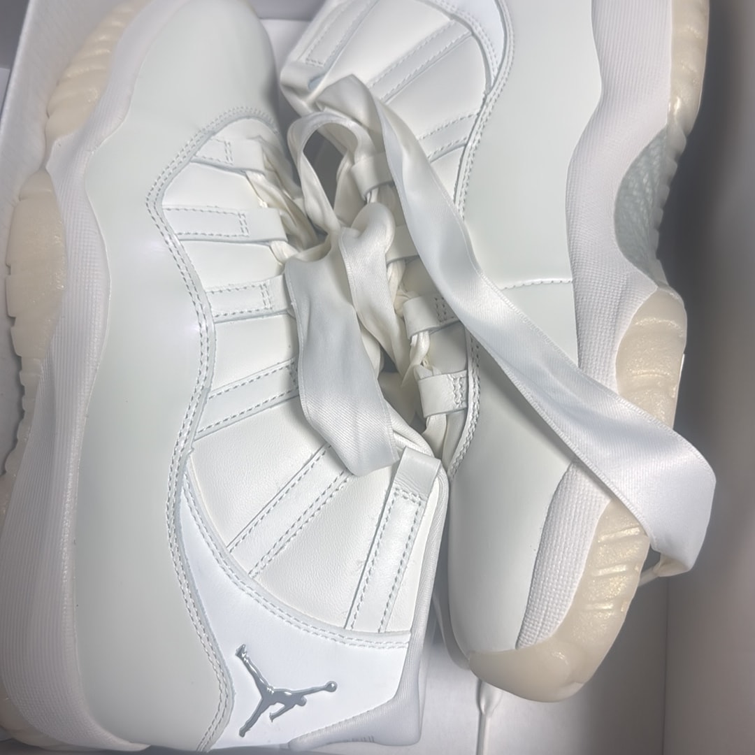 Nike Women's Air Jordan 11 "Grand Finale/Pearl"
