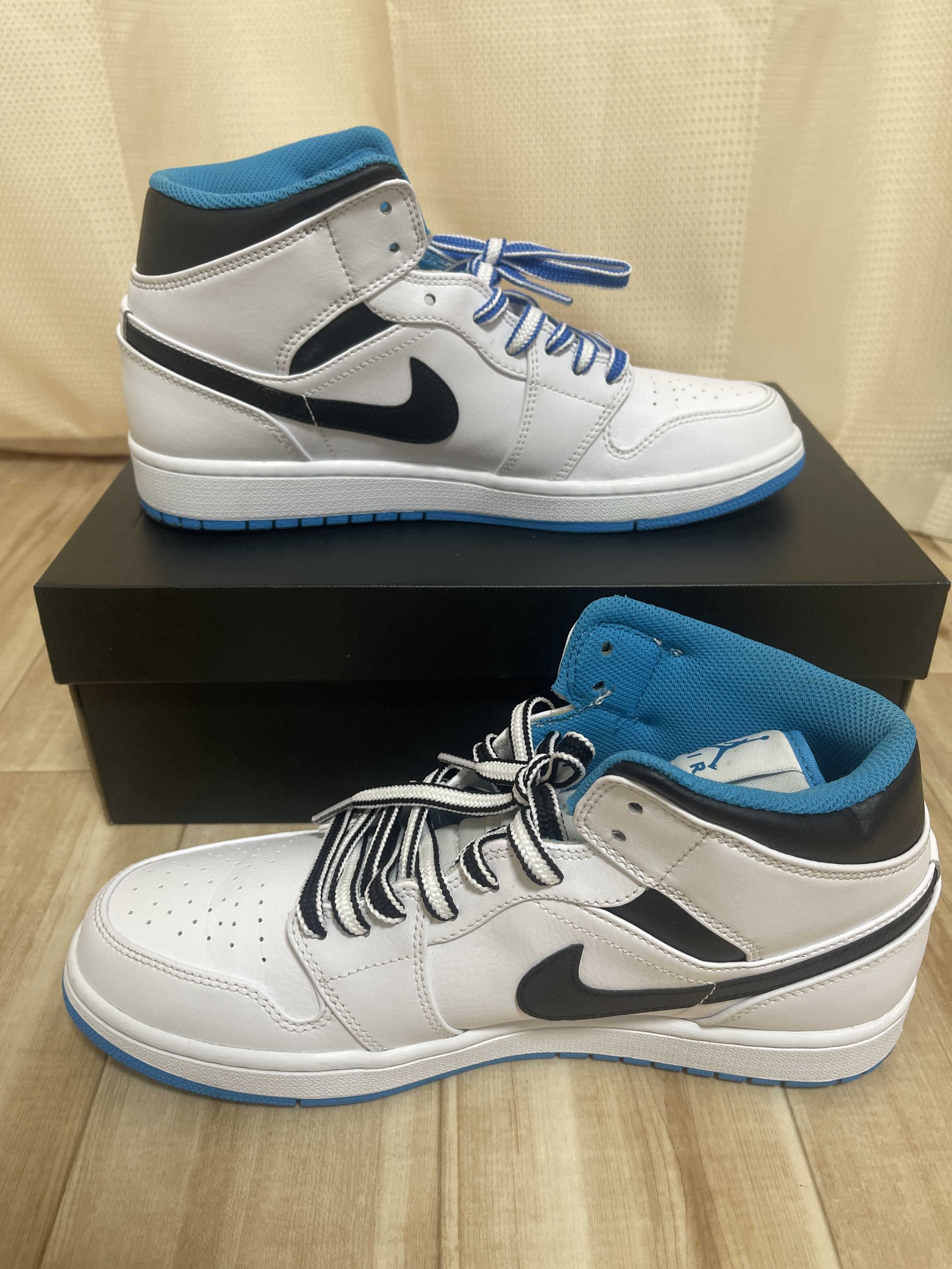 Nike Air Jordan 1 Mid "White/Laser blue"
