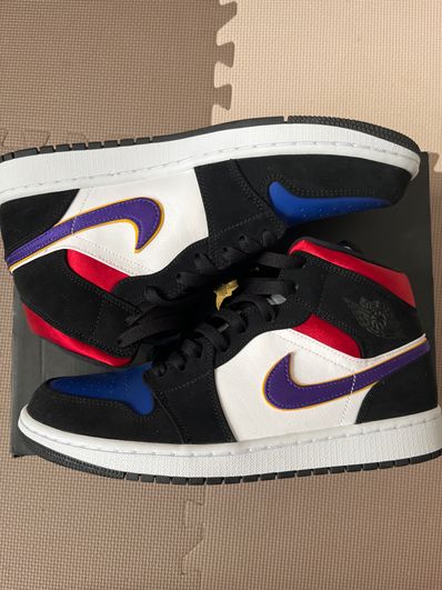 NIKE AIR JORDAN 1 MID LAKERS TOP 3