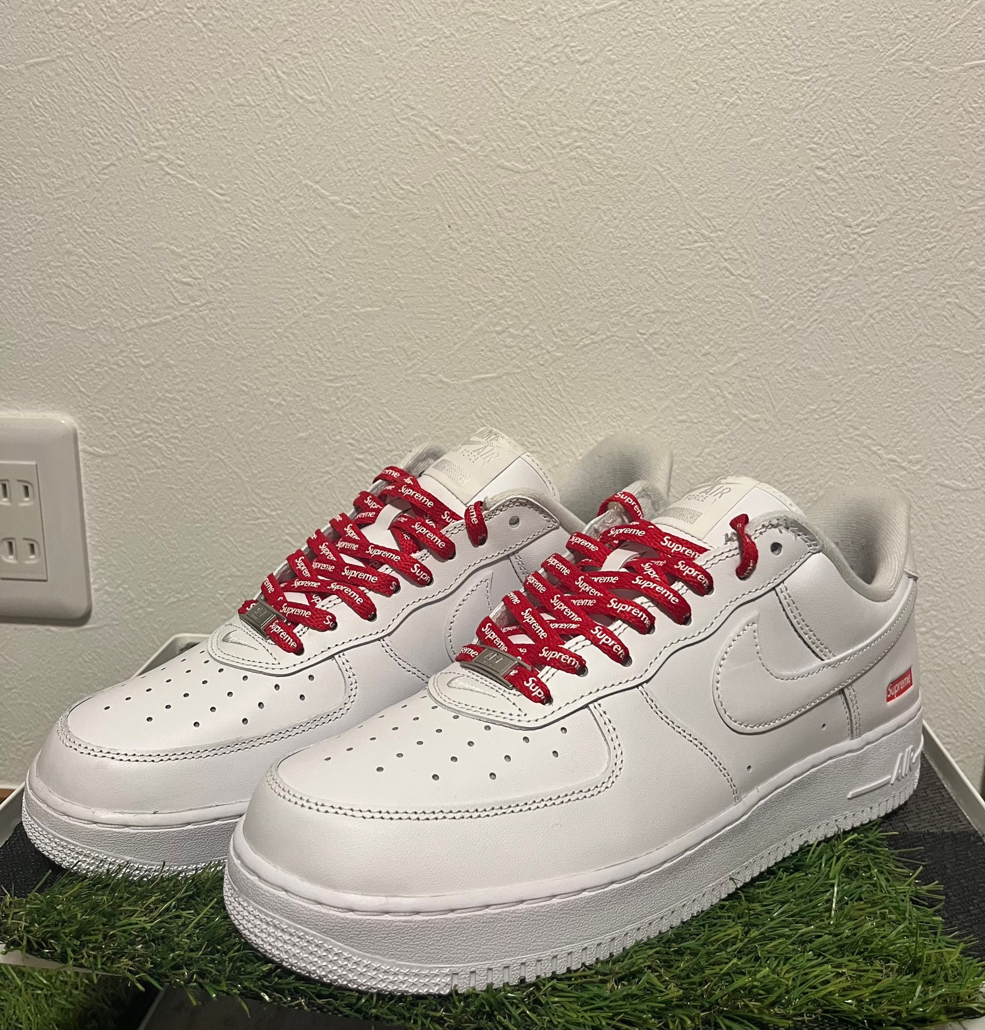 Supreme × Nike Air Force 1 Low "White"