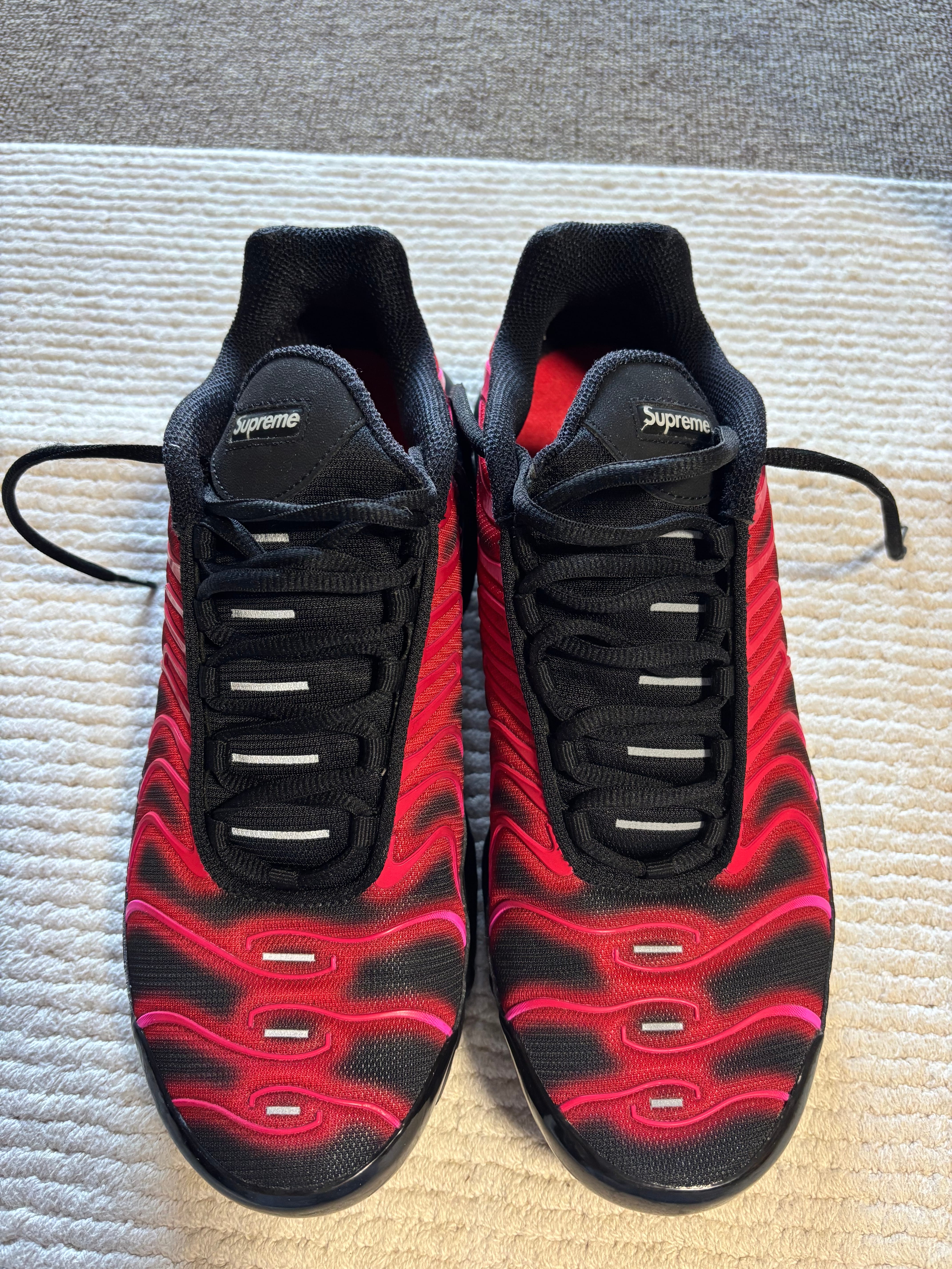 Supreme × Nike Air Max Plus "Hyper Grape"