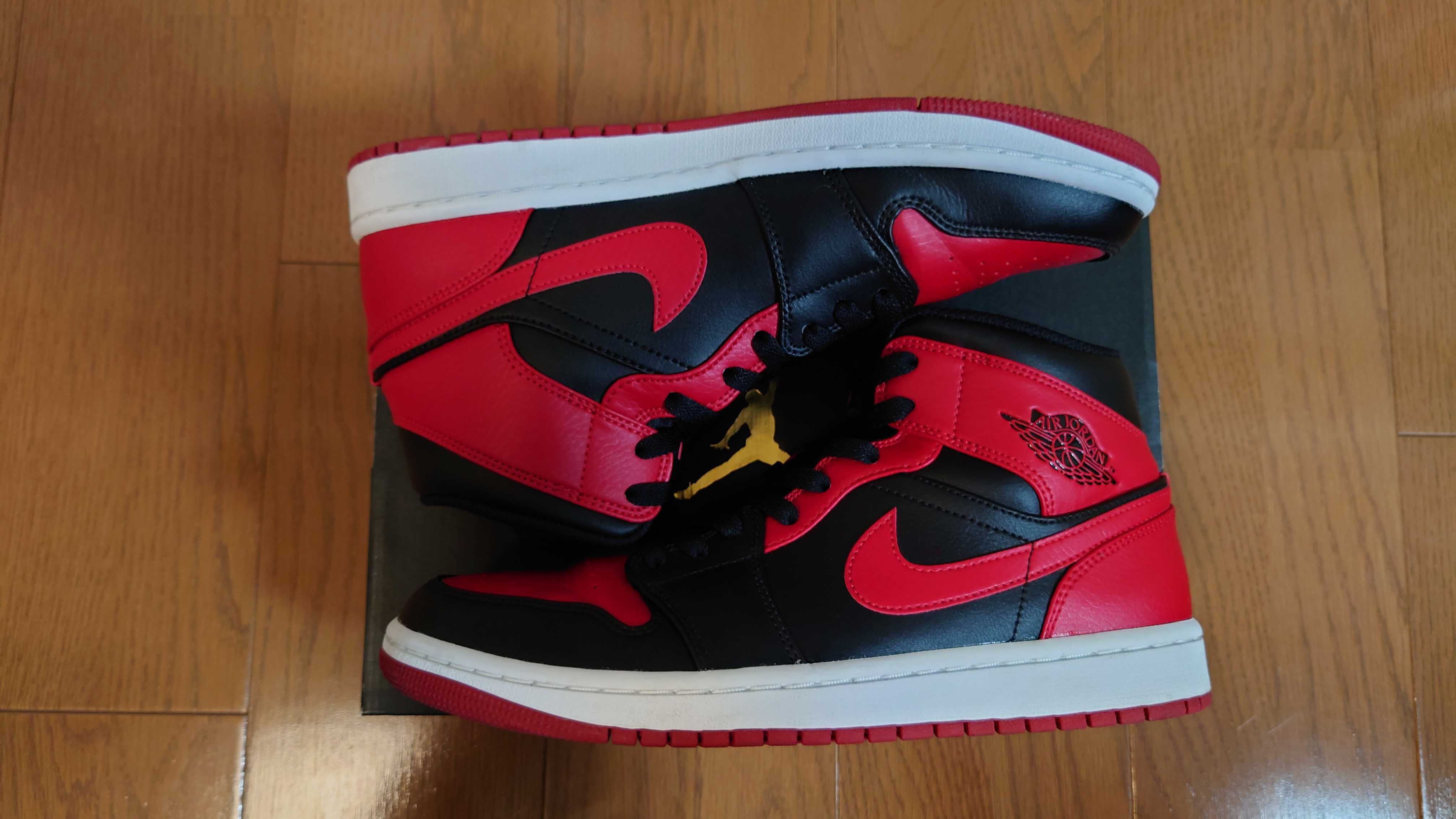 Nike Air Jordan 1 Mid "Bred"
