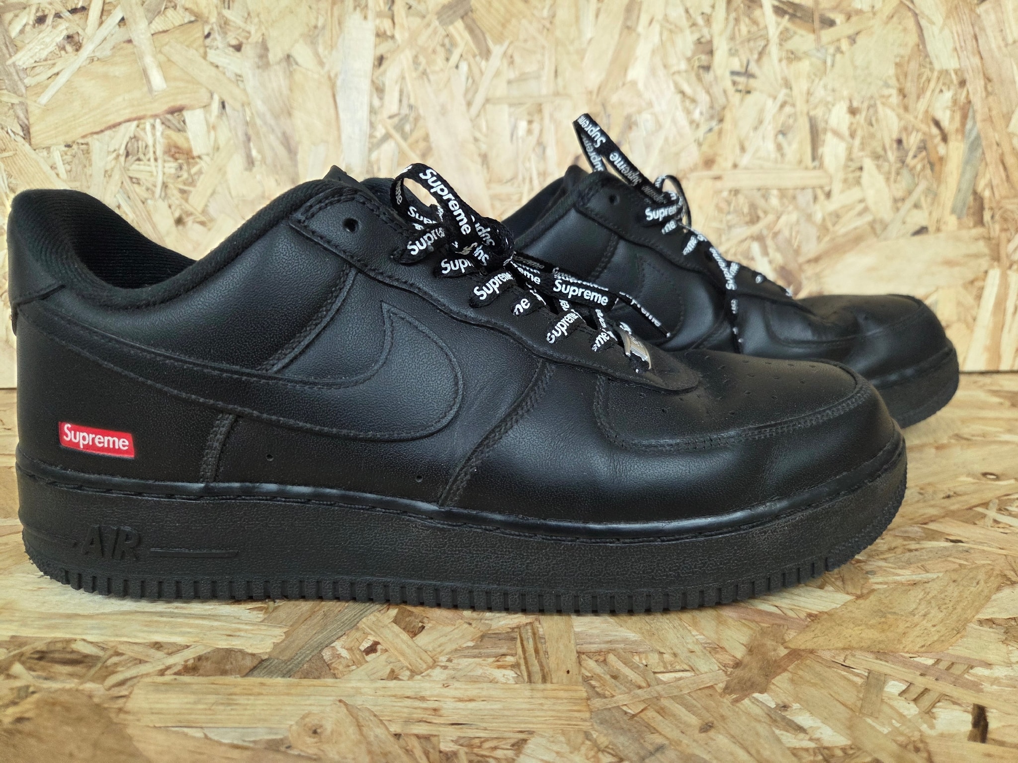 Supreme × Nike Air Force 1 Low "Black"