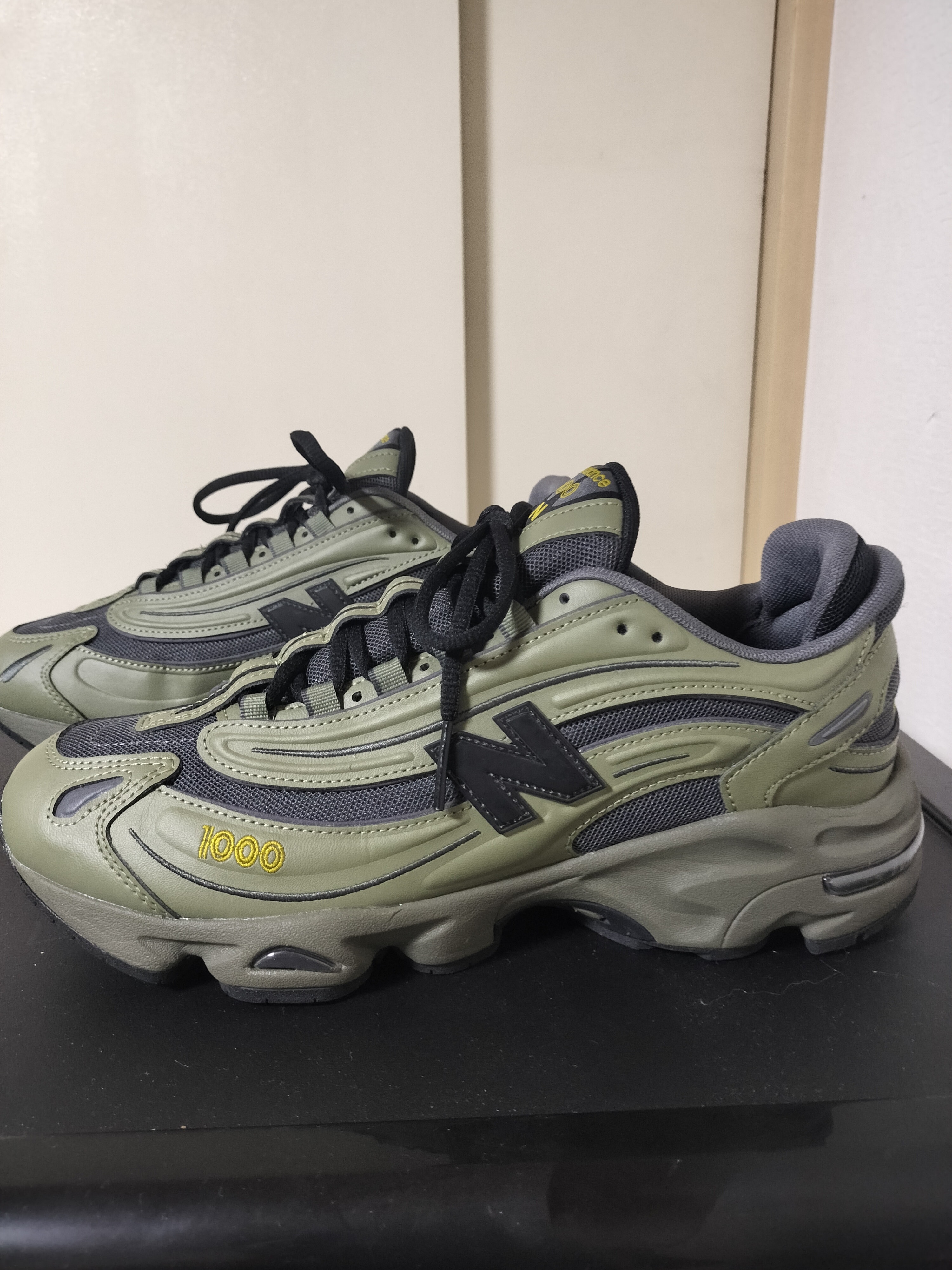 atmos × New Balance 1000 "bāṅdhnū/Black Paisley"