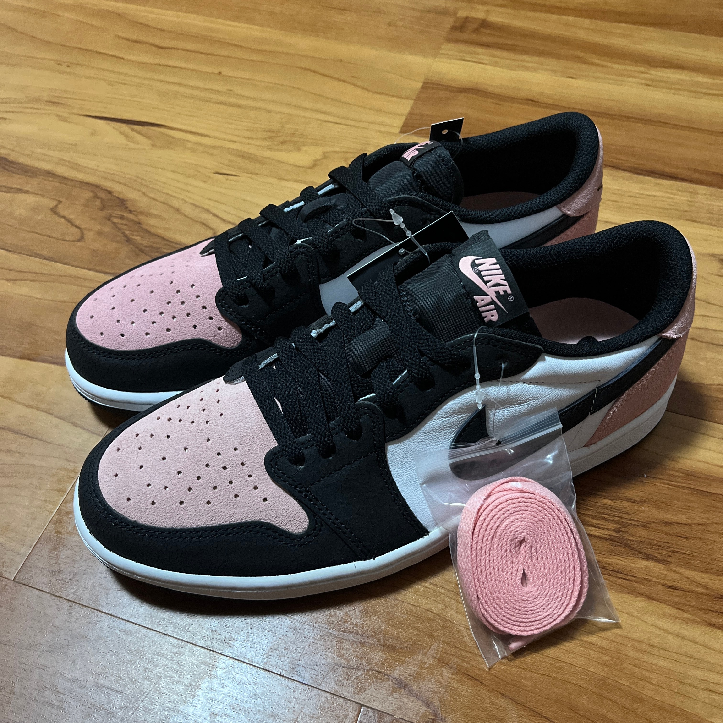 Nike Air Jordan 1 Low OG "Bleached Coral"