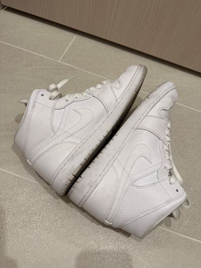 Nike Air Jordan 1 Mid "Triple White"