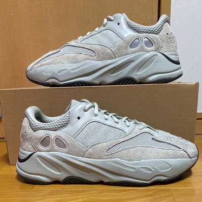 adidas YEEZY Boost 700