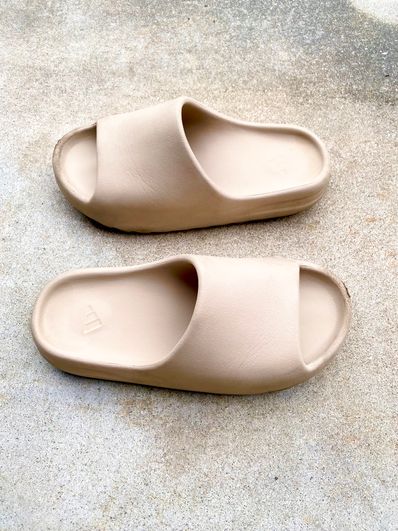adidas YEEZY Slide "Pure" (GW1934)