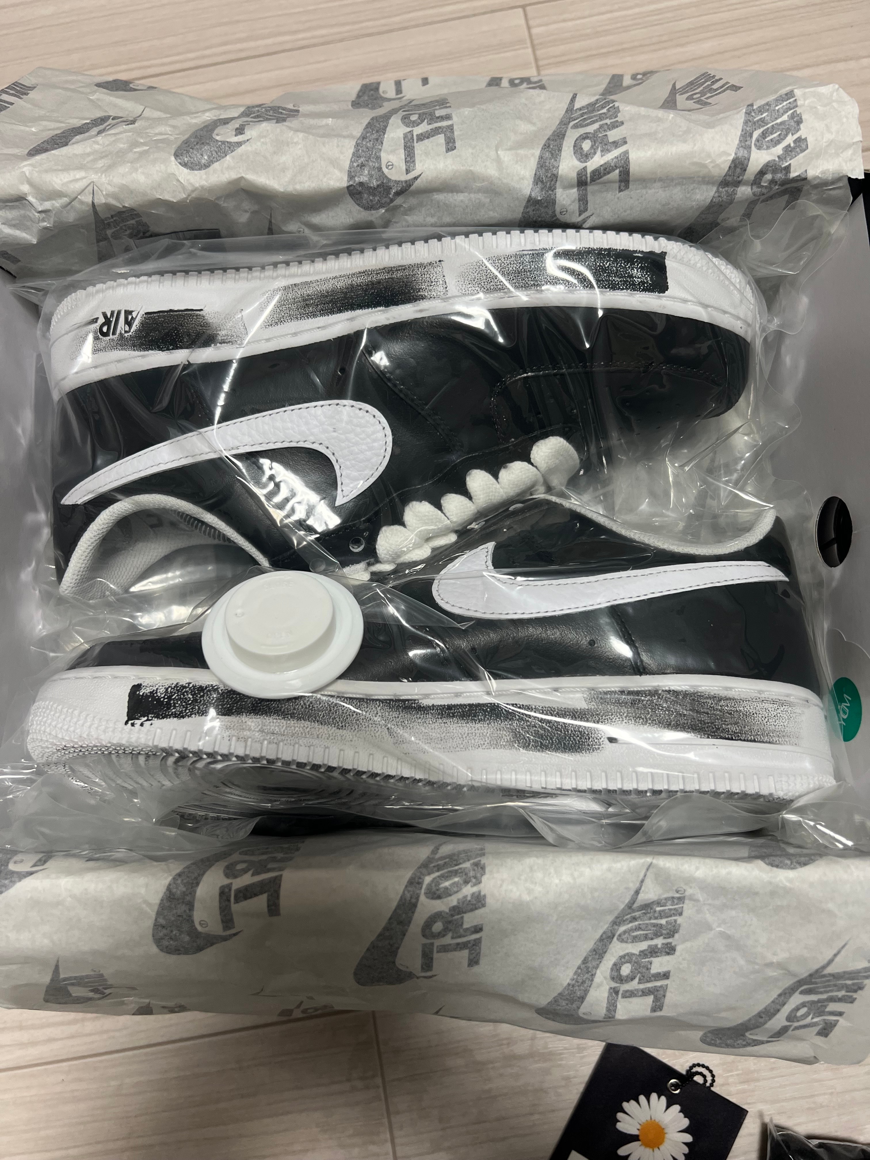 ピースマイナスワン × ナイキ エアフォース1 ロー パラノイズ "ブラック" / ジードラゴン