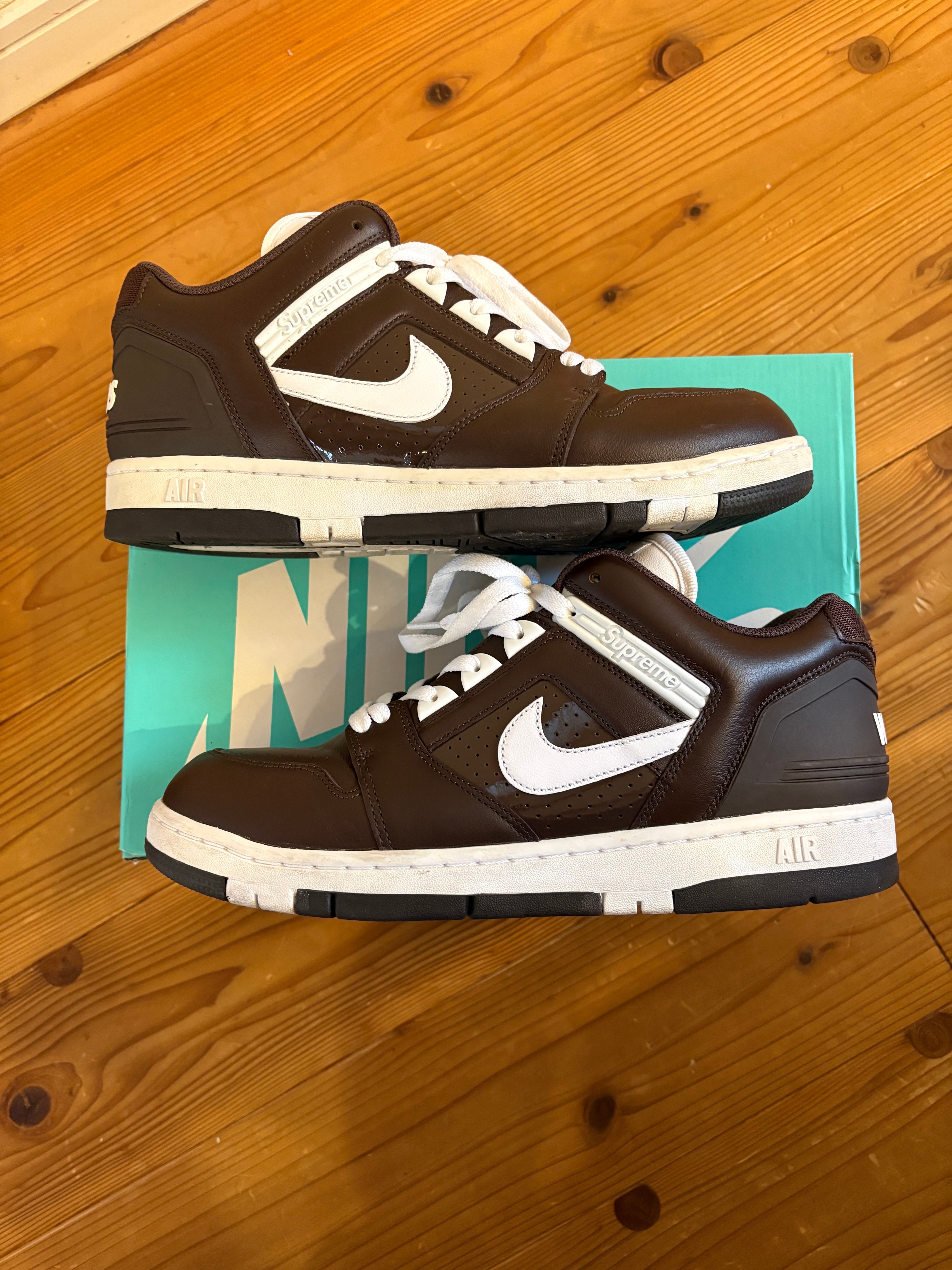 シュプリーム × ナイキ SB エアフォース2 ロー "バロックブラウン"