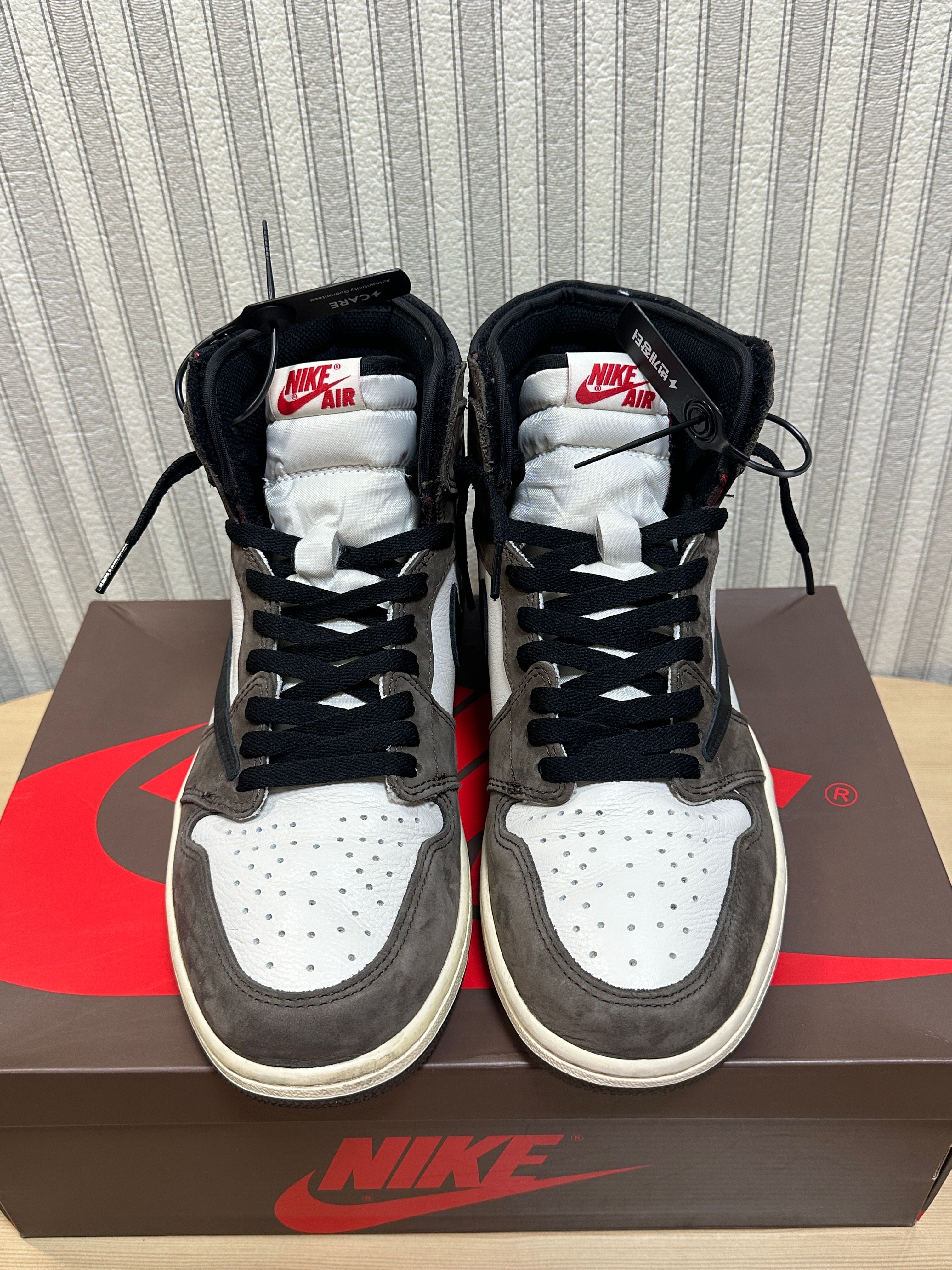 Travis Scott × Nike Air Jordan 1 Retro High OG TS SP "Sail/Dark Mocha"
