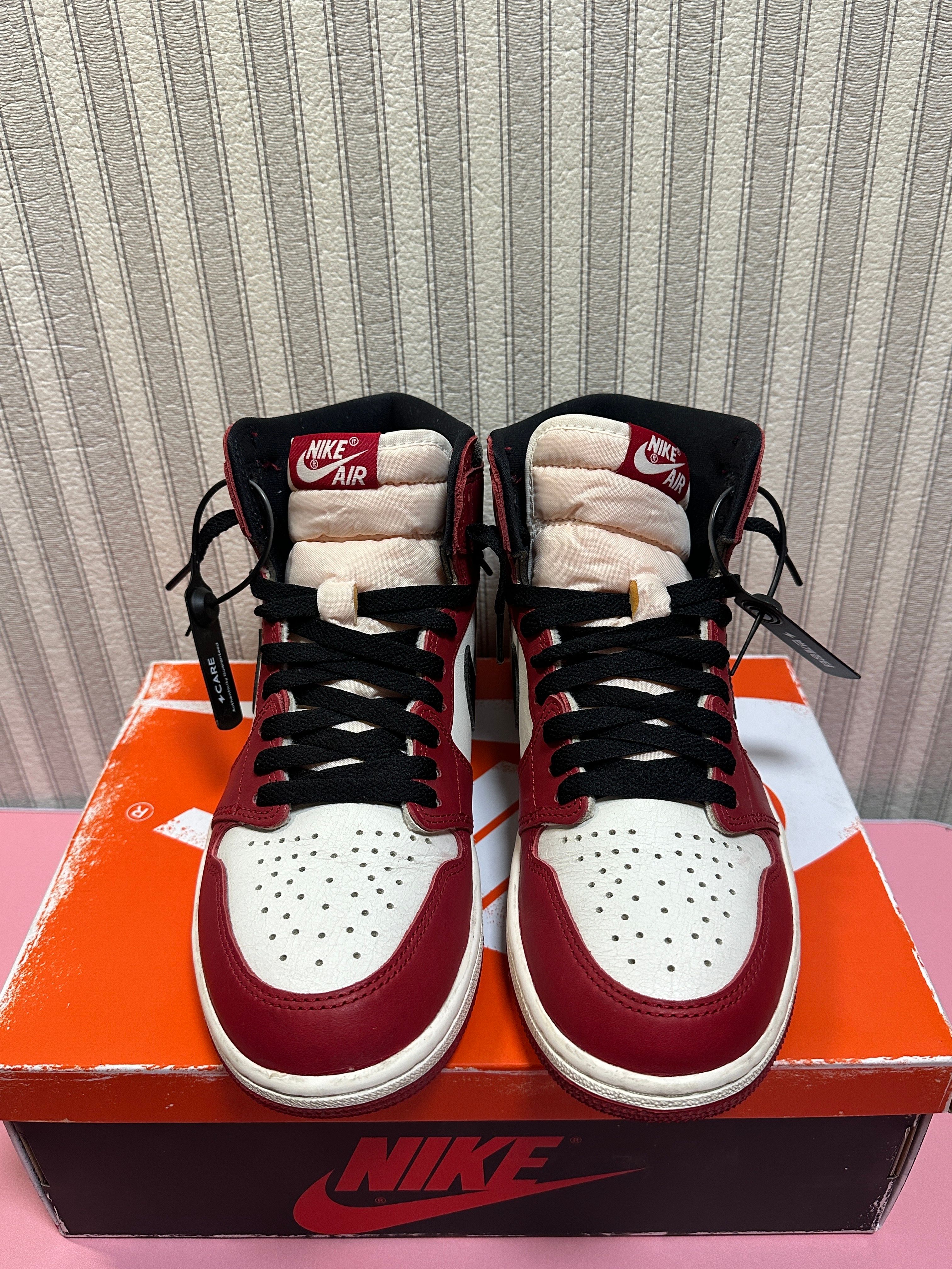 Nike Air Jordan 1 High OG "Lost & Found/Chicago"