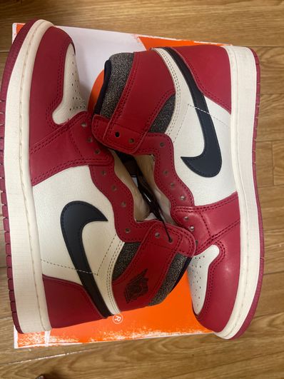 Nike Air Jordan 1 High OG "Lost & Found/Chicago"