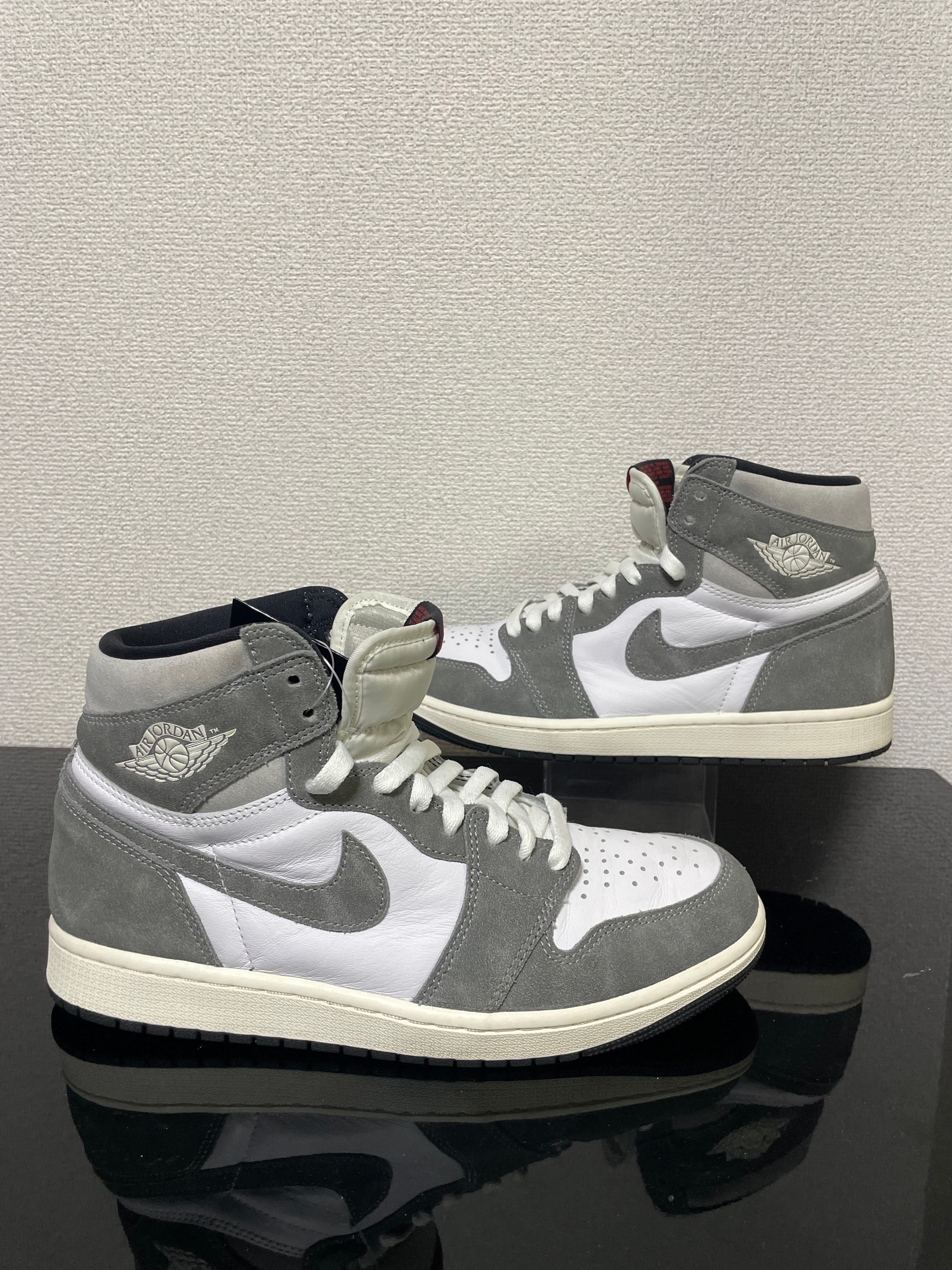 Nike Air Jordan 1 Retro High OG "Black and Smoke Grey"