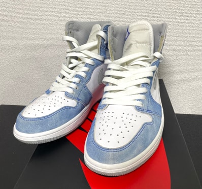 Nike Air Jordan 1 High OG "Hyper Royal"