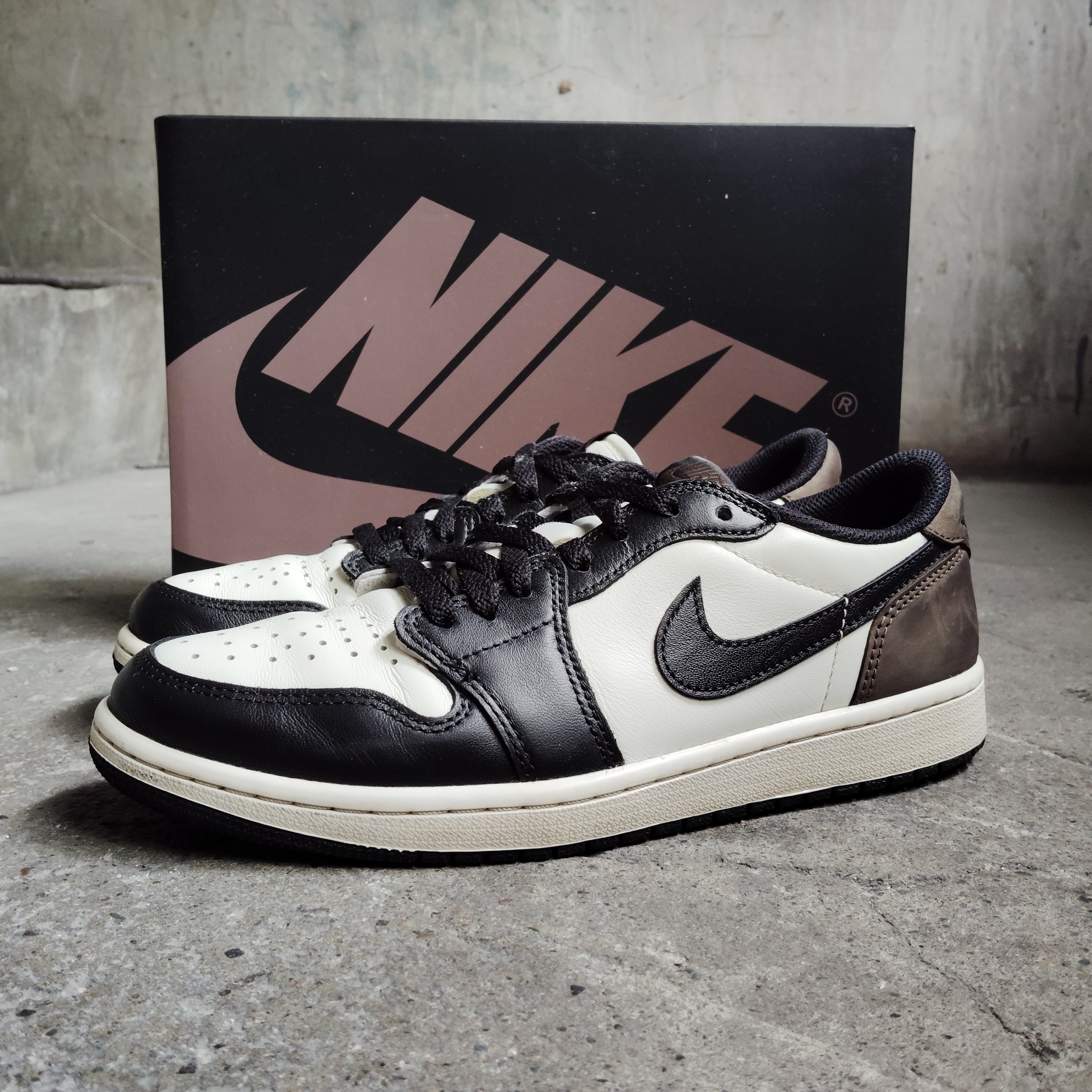 Nike Air Jordan 1 Retro Low OG "Mocha"